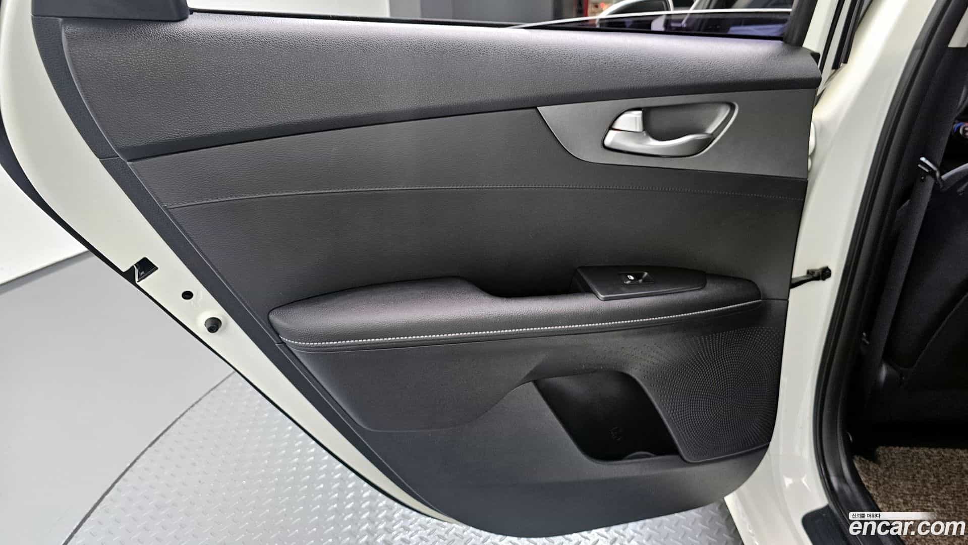 K3 Kia 2018.10-INNER-035