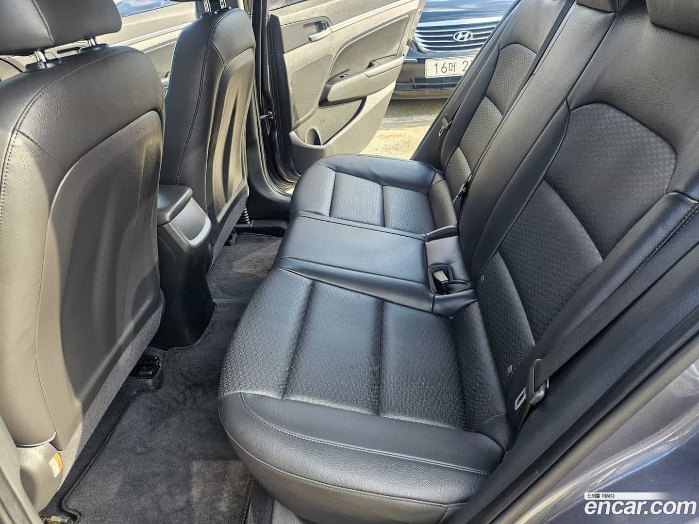 AVANTE Hyundai 2019.8-OPTION-018