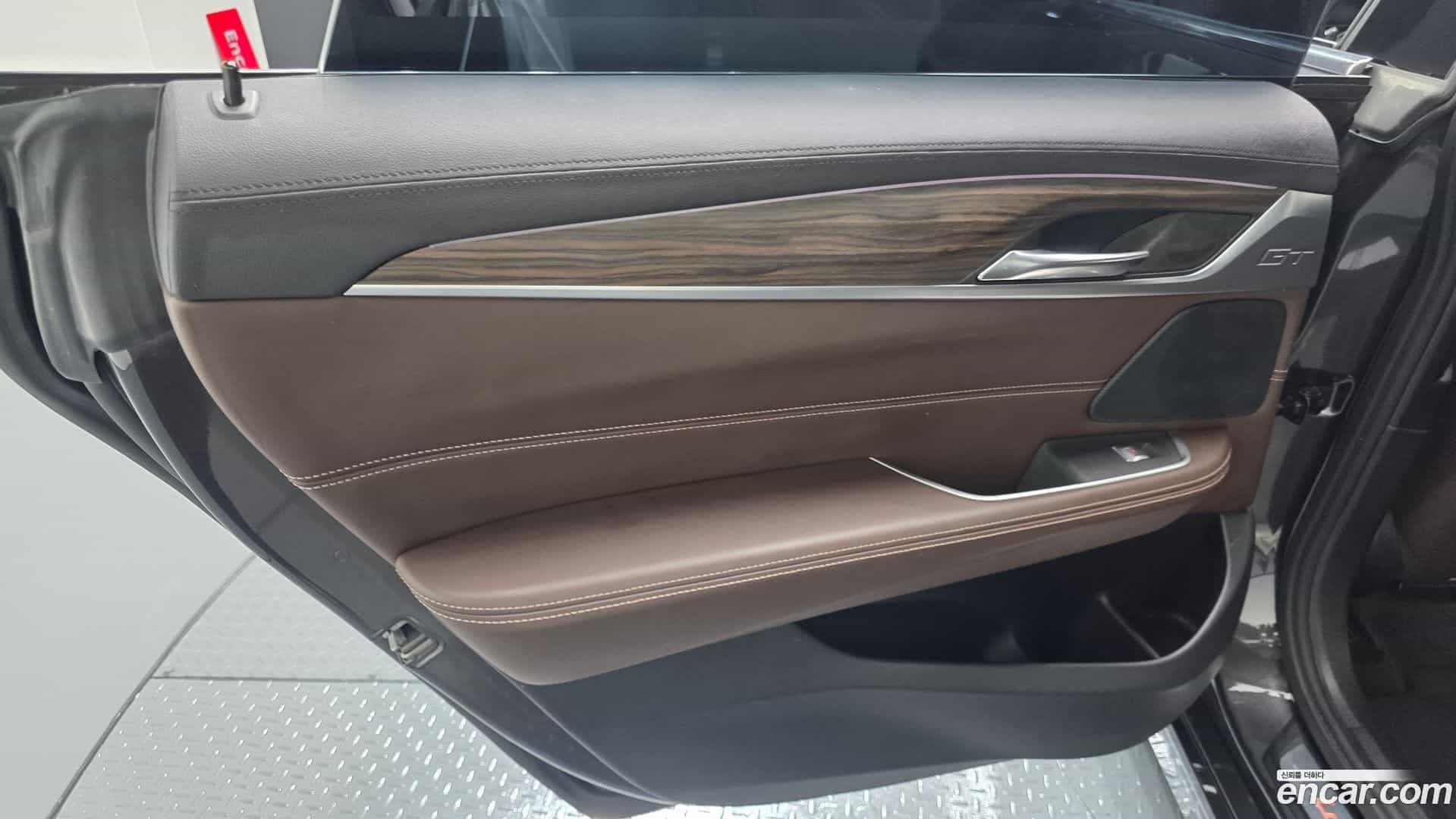 Gran Turismo BMW 2019.9-INNER-035