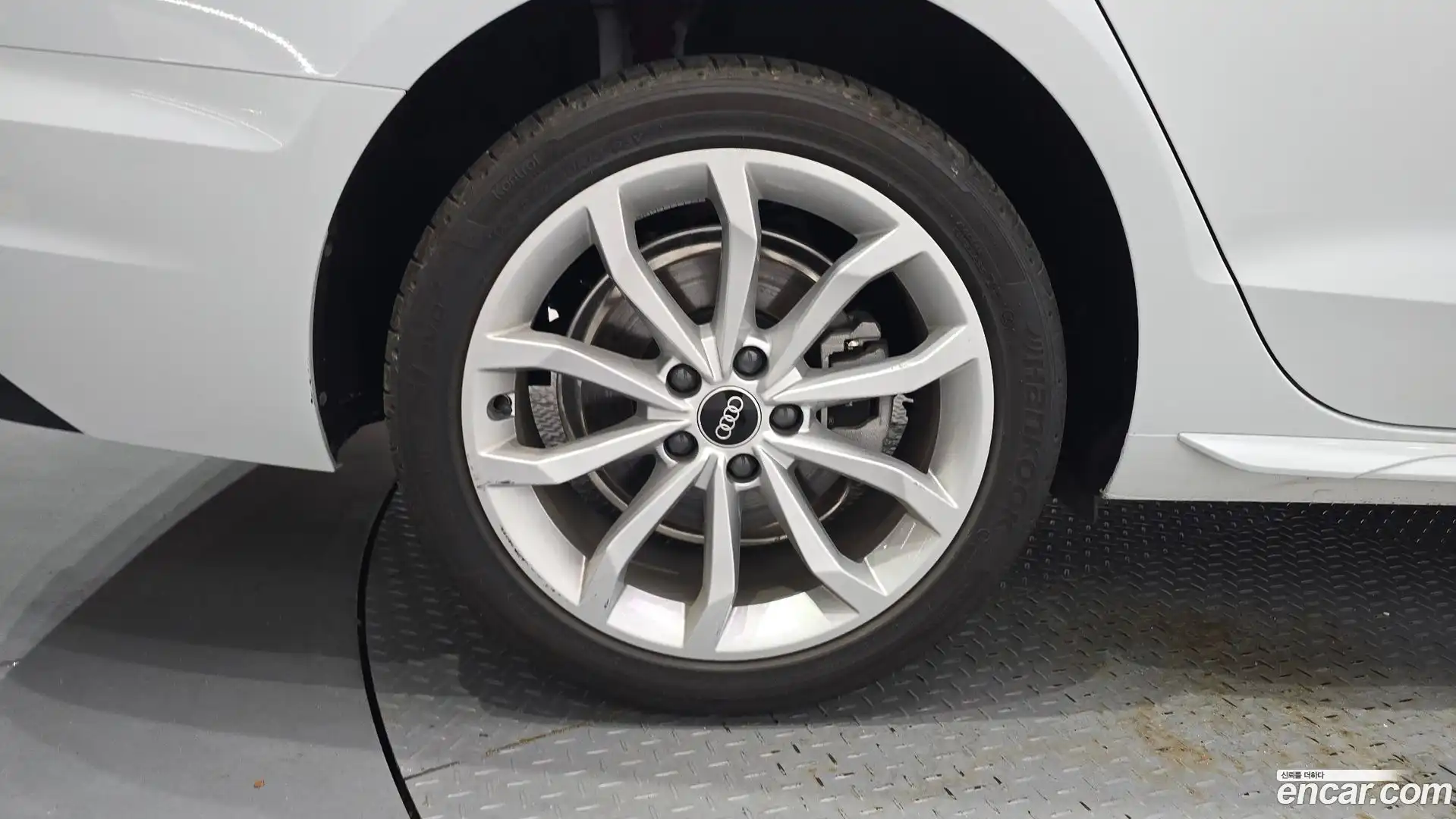 A4 Audi 2022.10-OUTER-005
