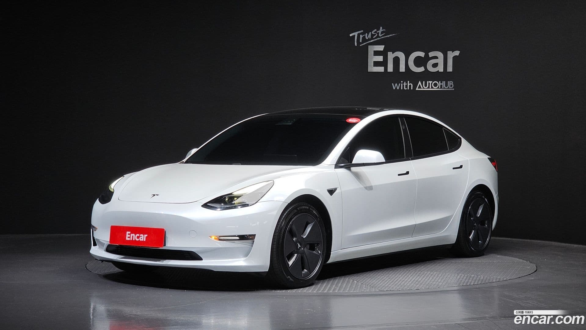 Main__Slider__Photo:Model 3 Tesla 2021.2-0