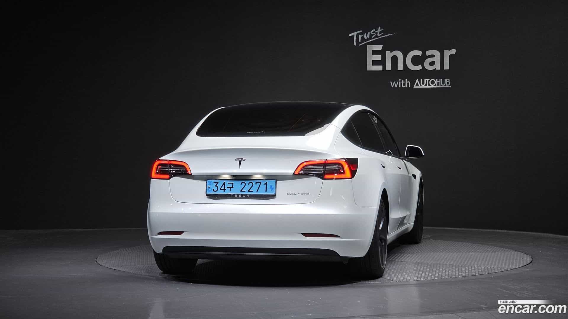 Model 3 Tesla 2021.2-OUTER-004