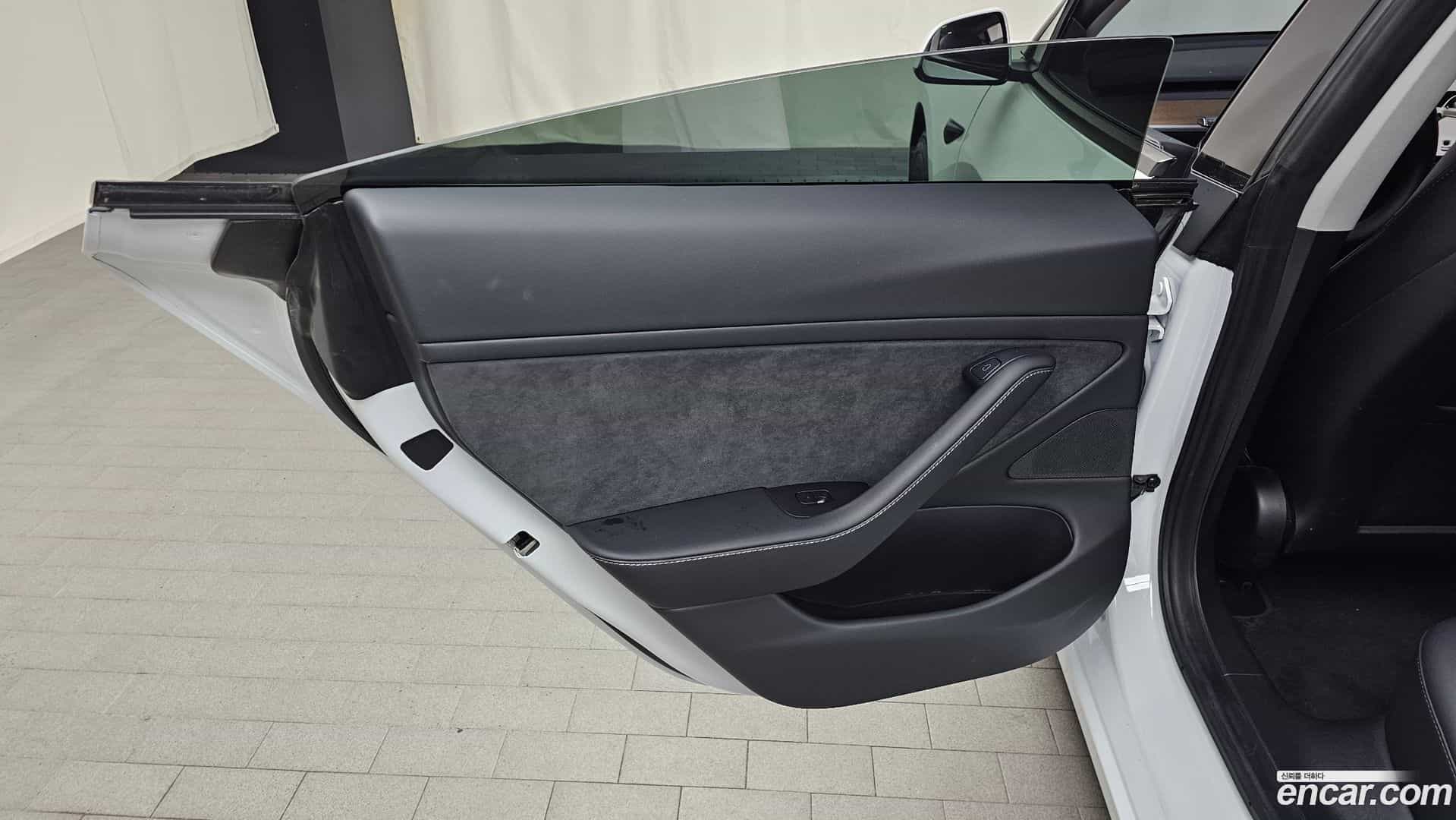 Model 3 Tesla 2021.2-INNER-035