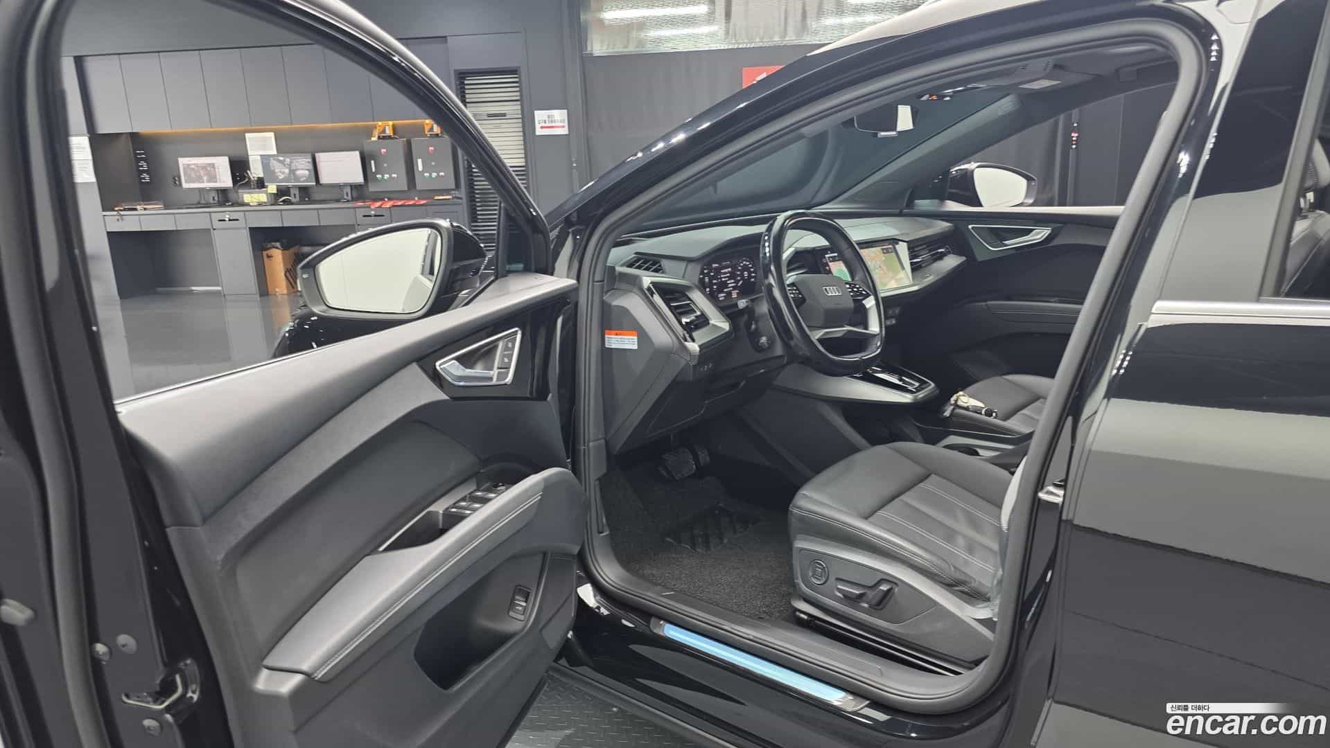 Q4 e-tron Audi 2024.11-INNER-010