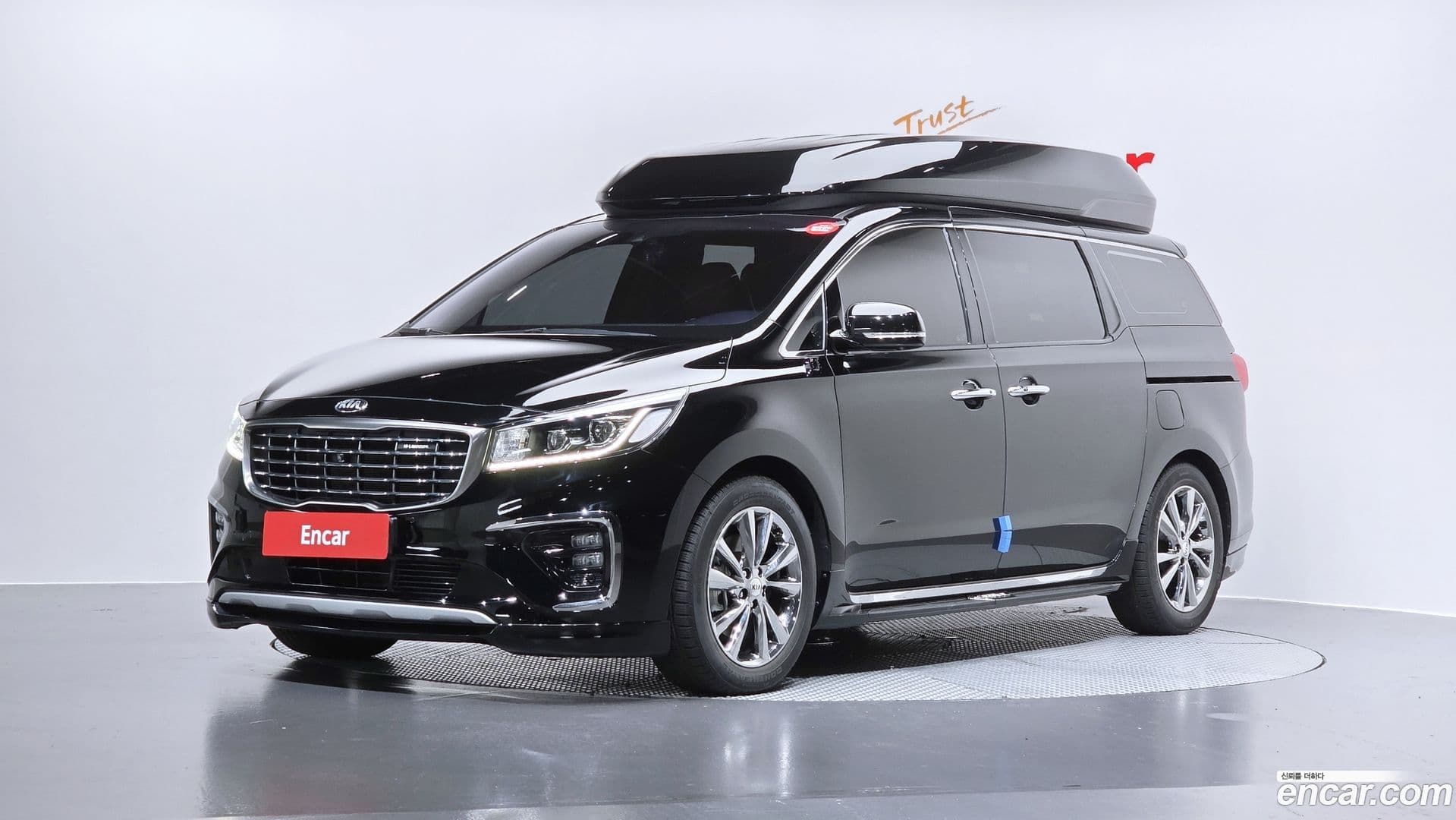 Main__Slider__Photo:Canival Kia 2019.8-0