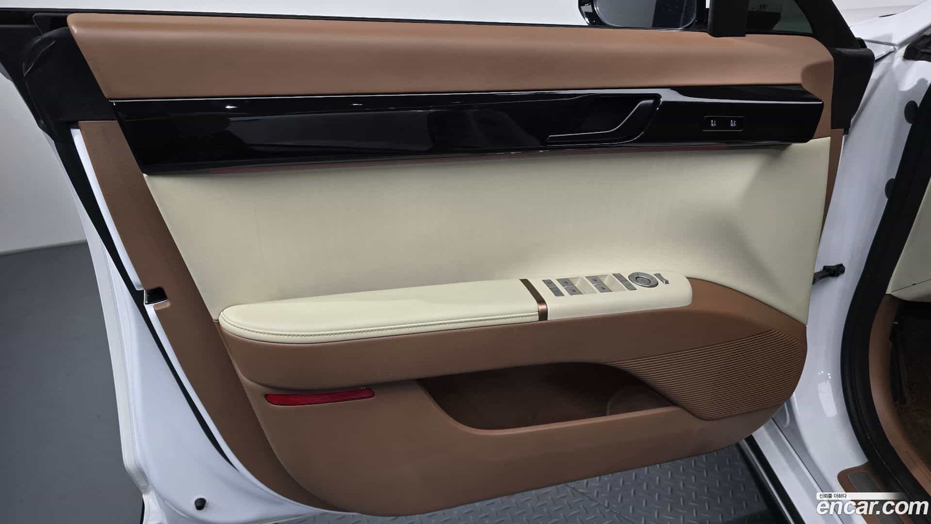 Grandeur Hyundai 2023.5-INNER-034
