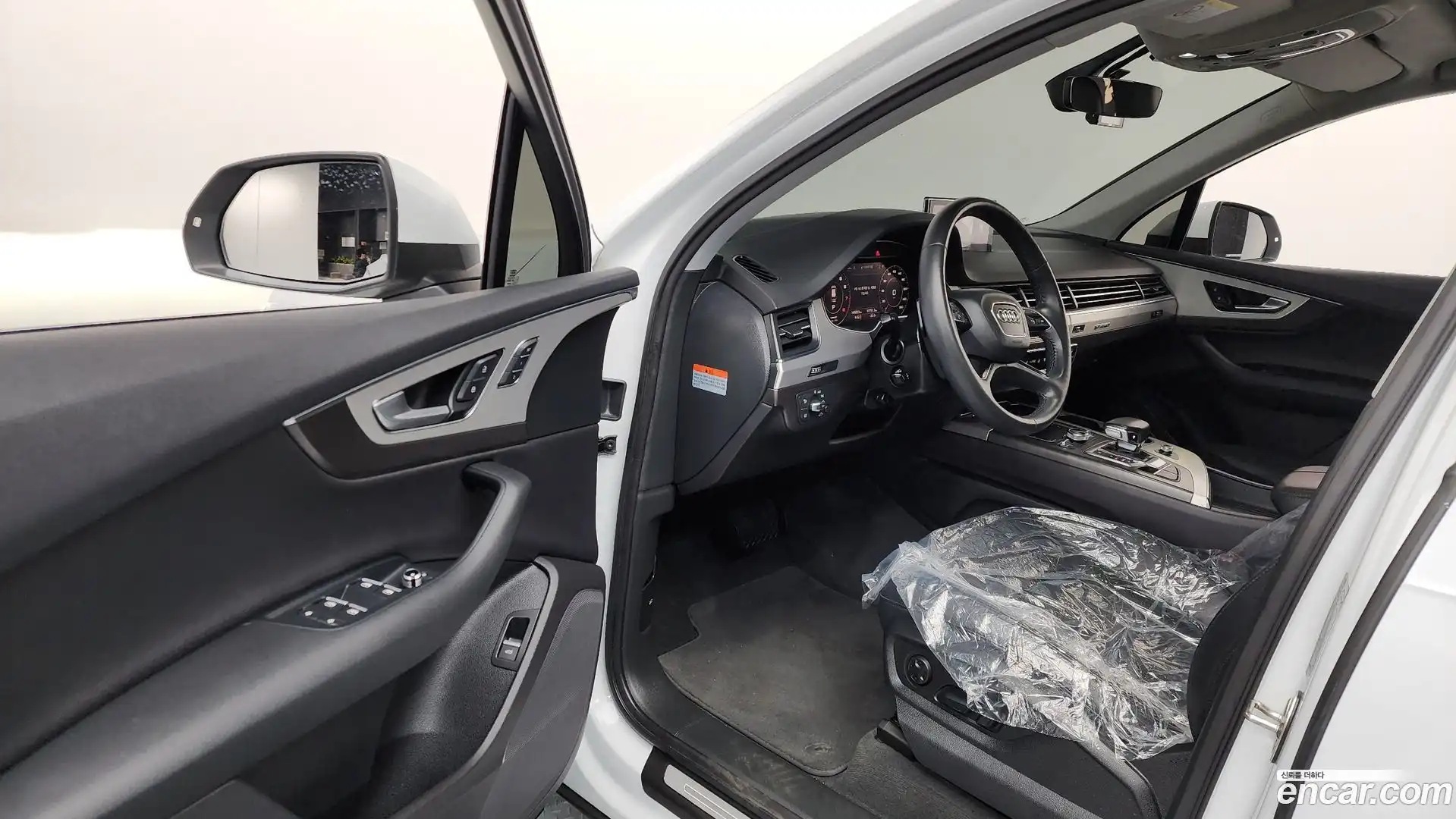 Q7 Audi 2019.10-INNER-010