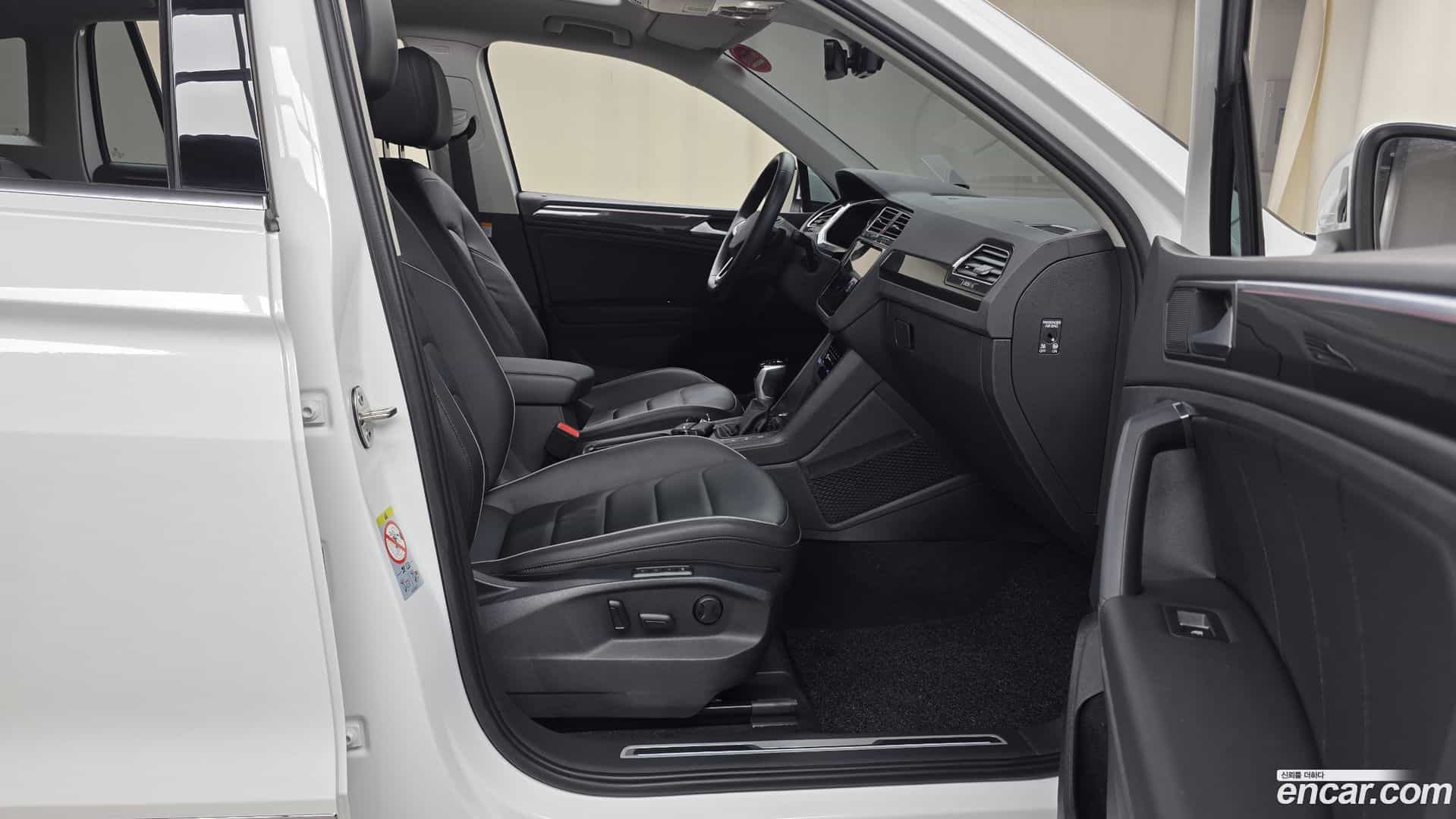 Tiguan Volkswagen 2022.11-OPTION-015