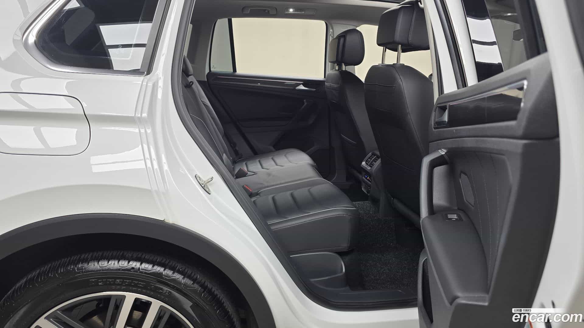 Tiguan Volkswagen 2022.11-OPTION-016