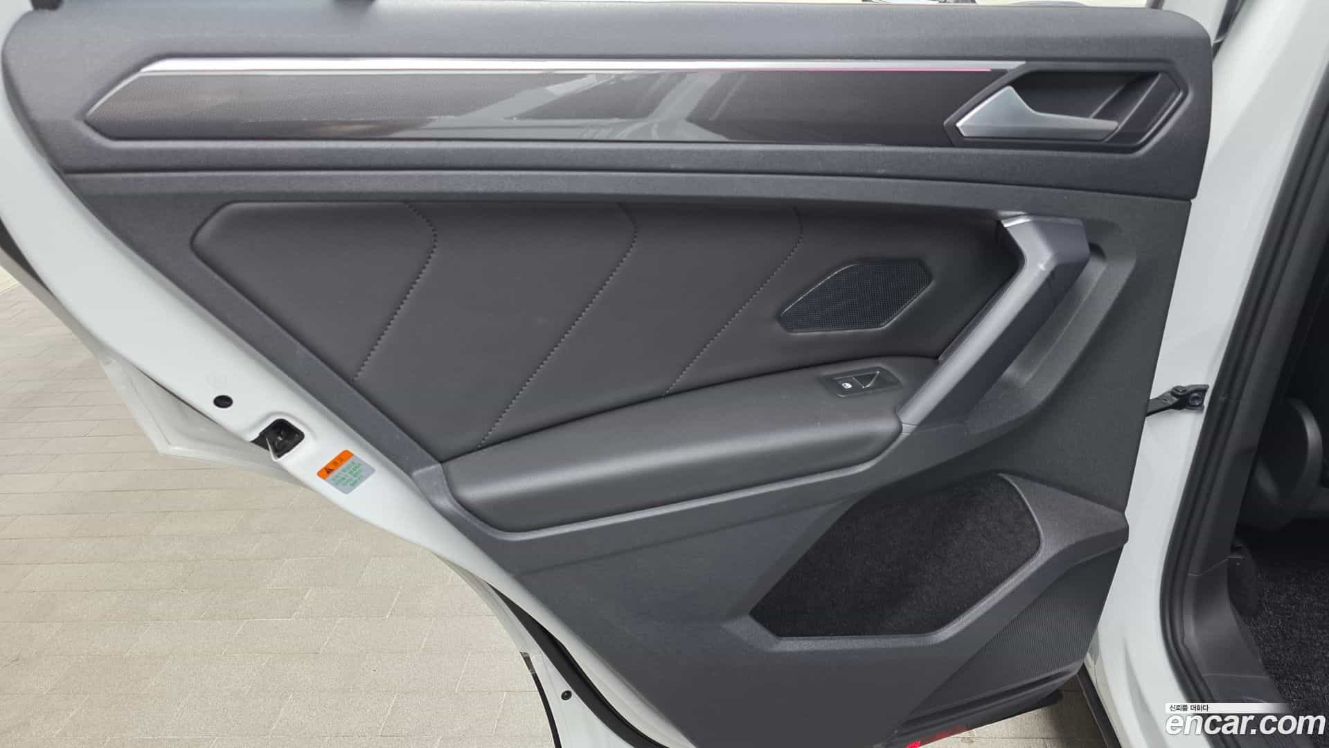 Tiguan Volkswagen 2022.11-INNER-035