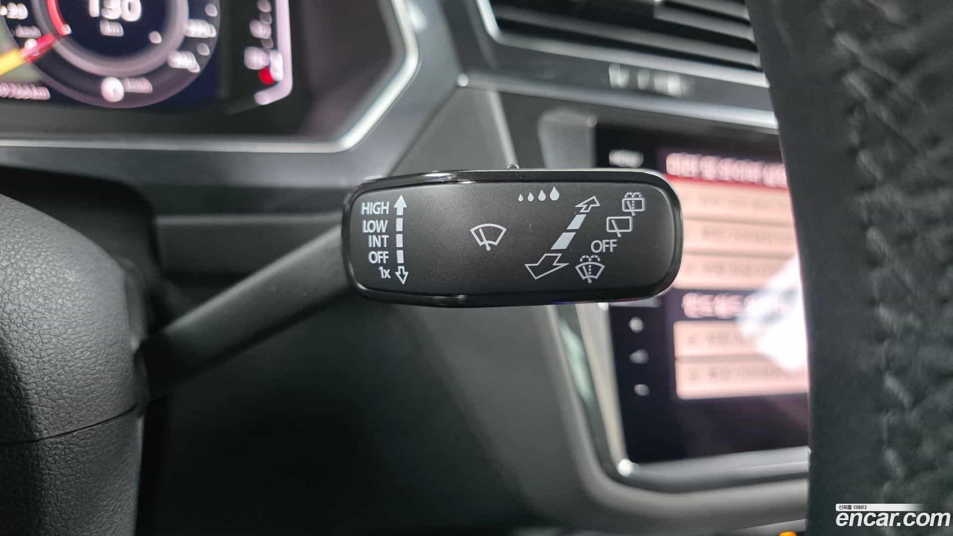 Tiguan Volkswagen 2022.11-OPTION-040