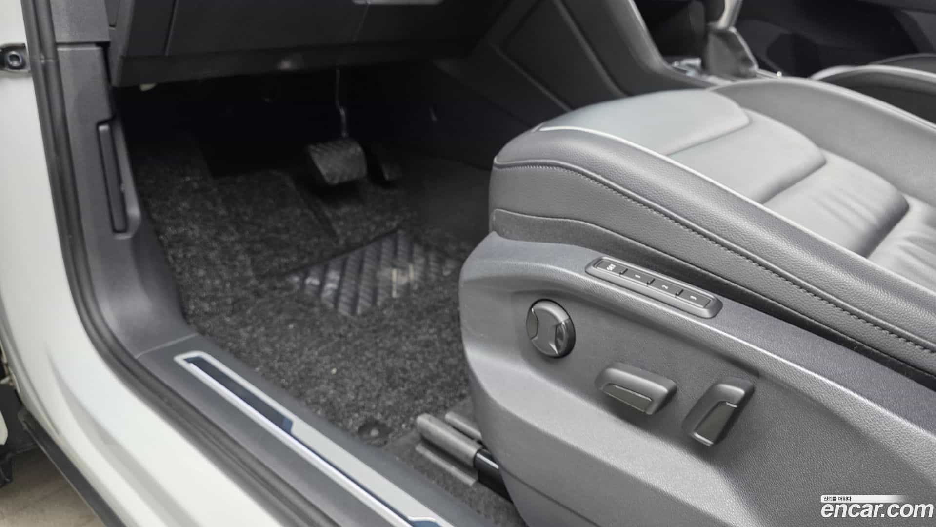 Tiguan Volkswagen 2022.11-OPTION-041