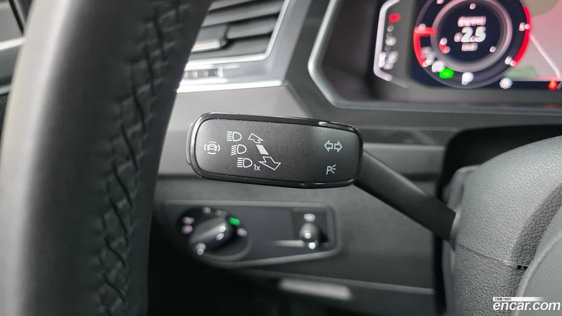 Tiguan Volkswagen 2022.11-OPTION-043