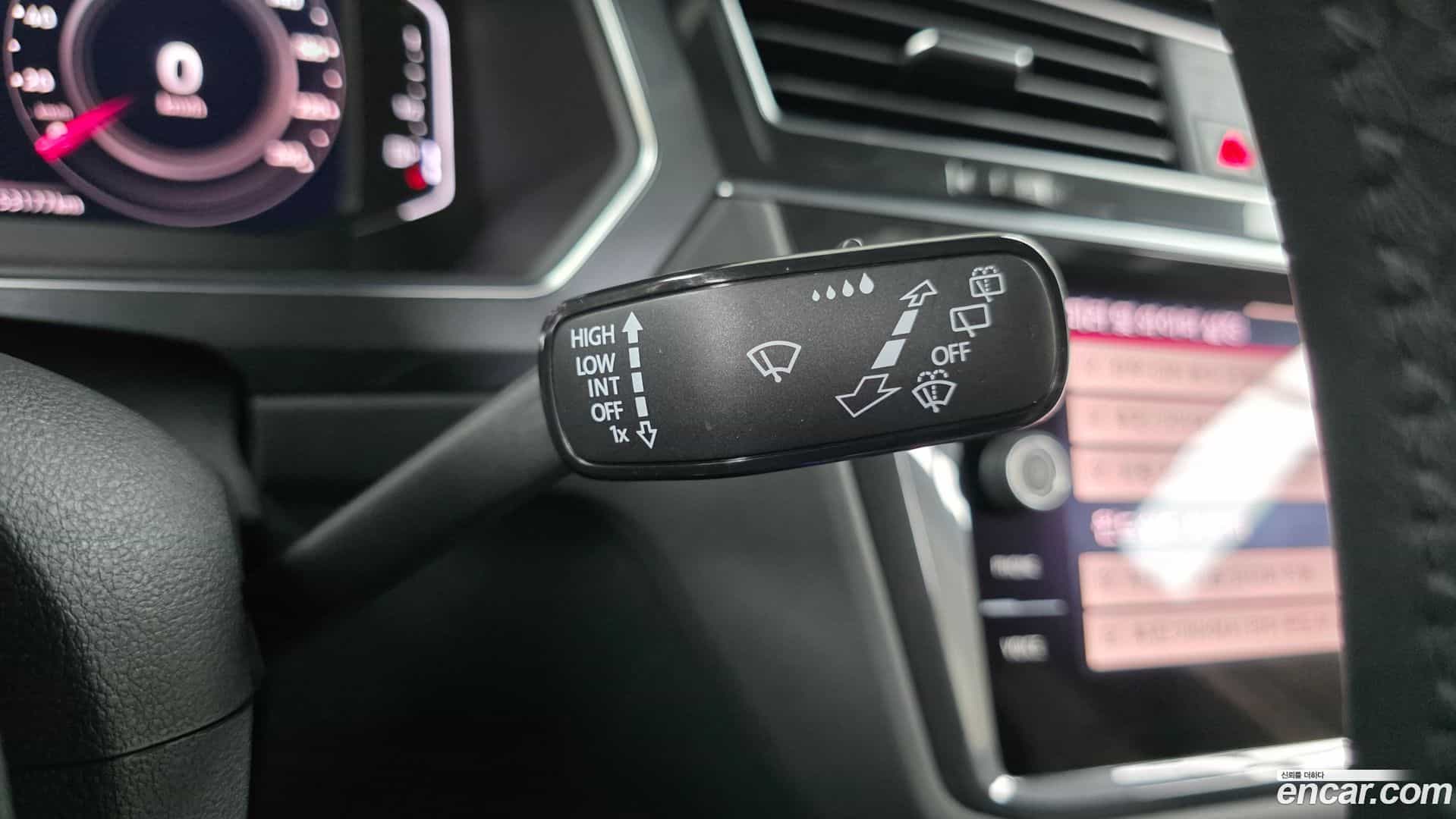 Tiguan Volkswagen 2022.5-OPTION-022