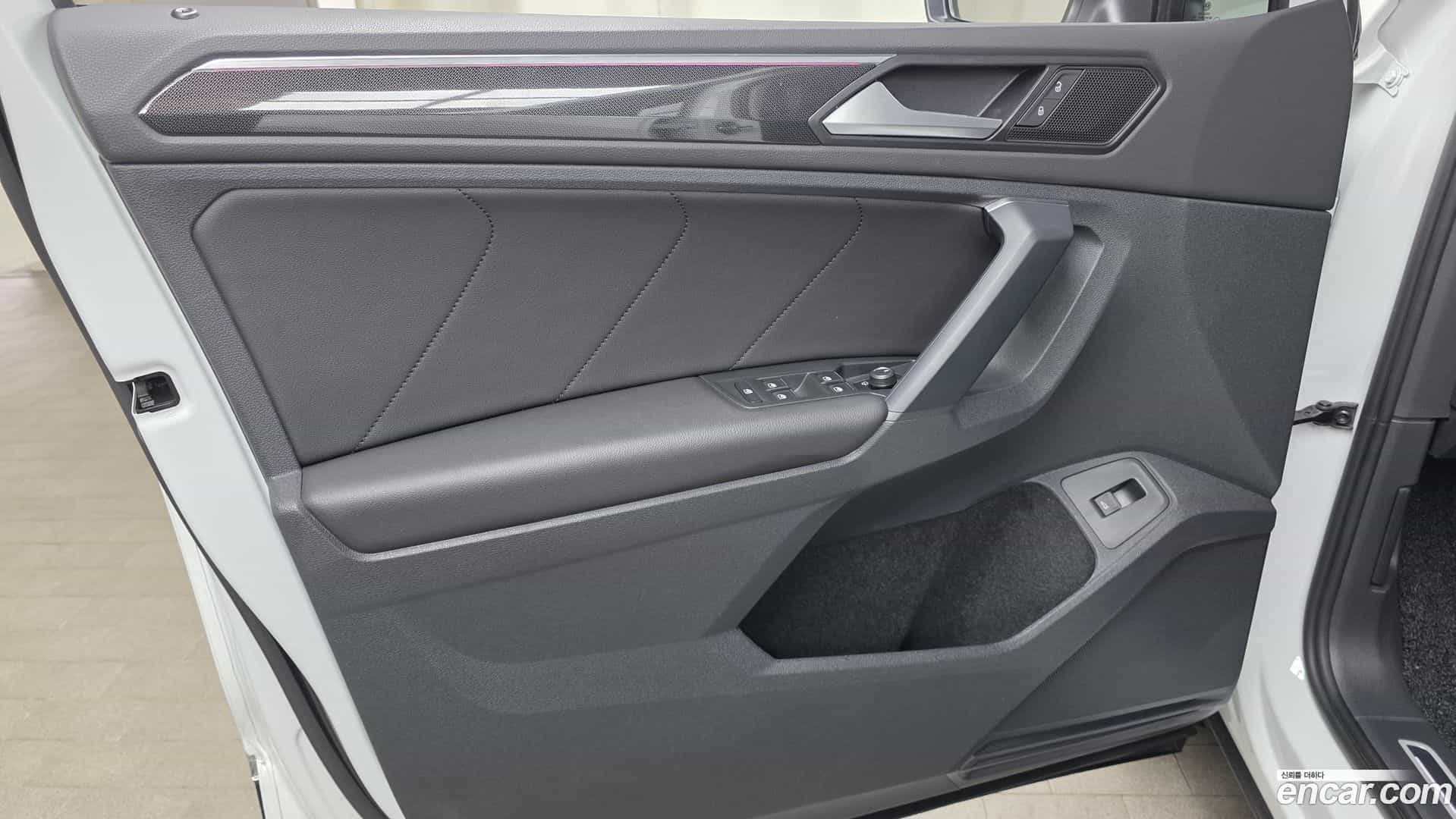 Tiguan Volkswagen 2022.5-INNER-034