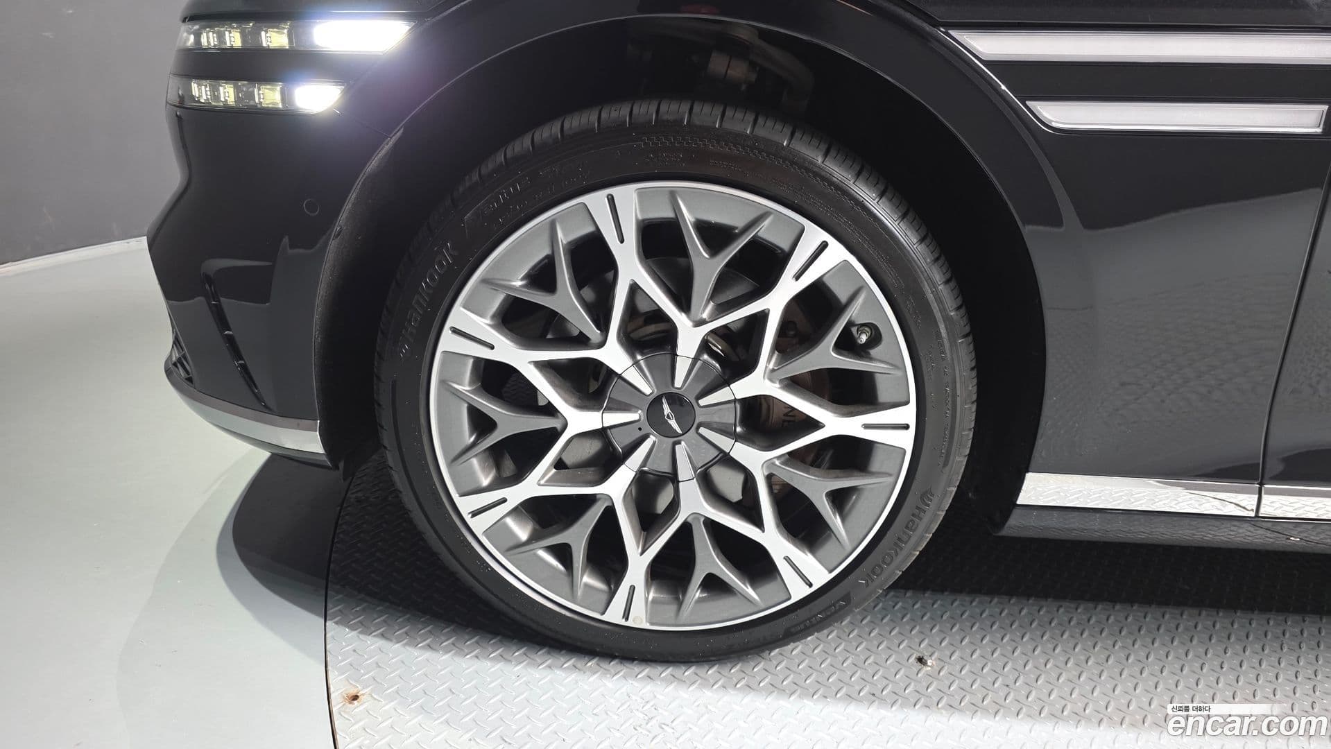 Main__Slider__Photo:G90 Genesis 2023.9-4