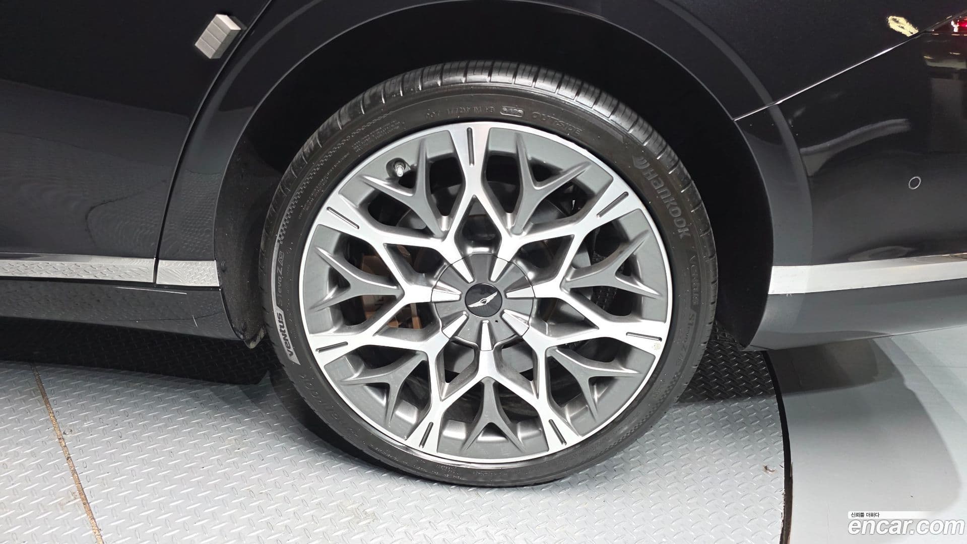 Main__Slider__Photo:G90 Genesis 2023.9-20