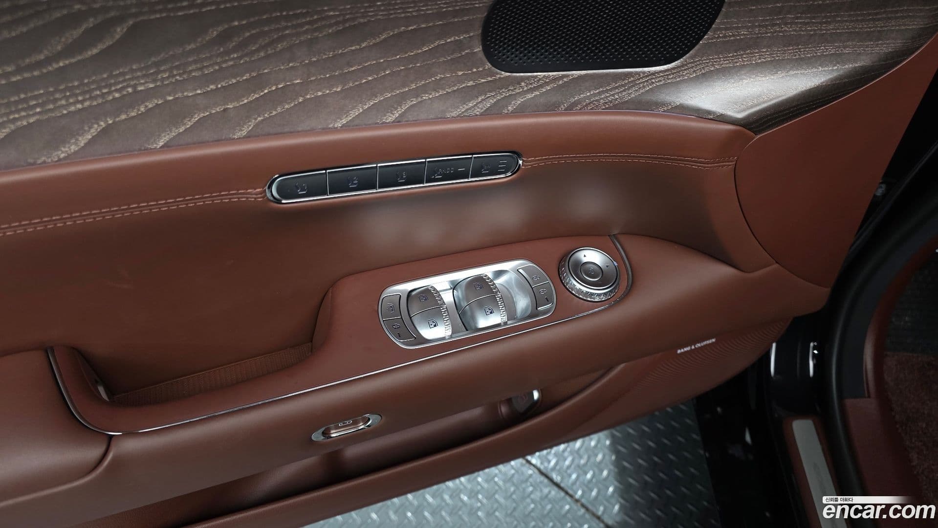 Main__Slider__Photo:G90 Genesis 2023.9-32