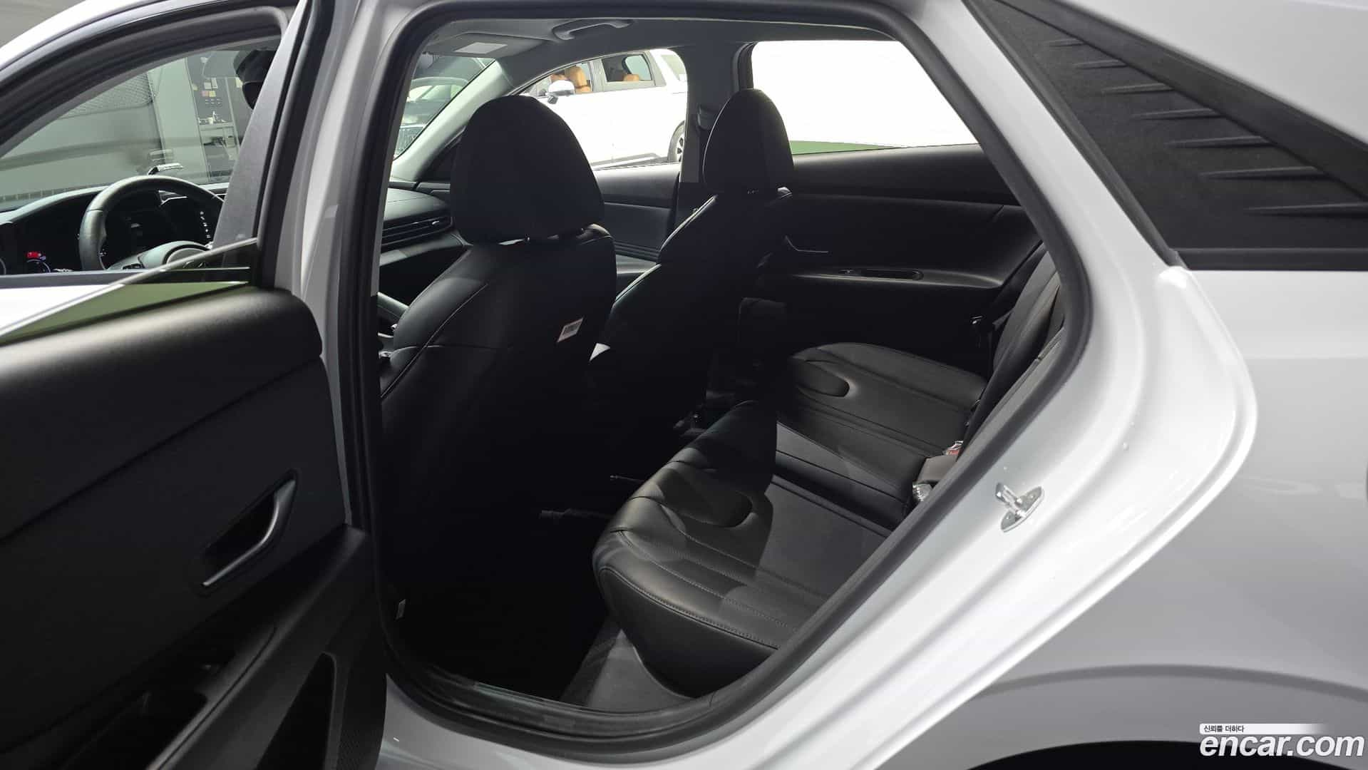 AVANTE Hyundai 2022.8-INNER-036