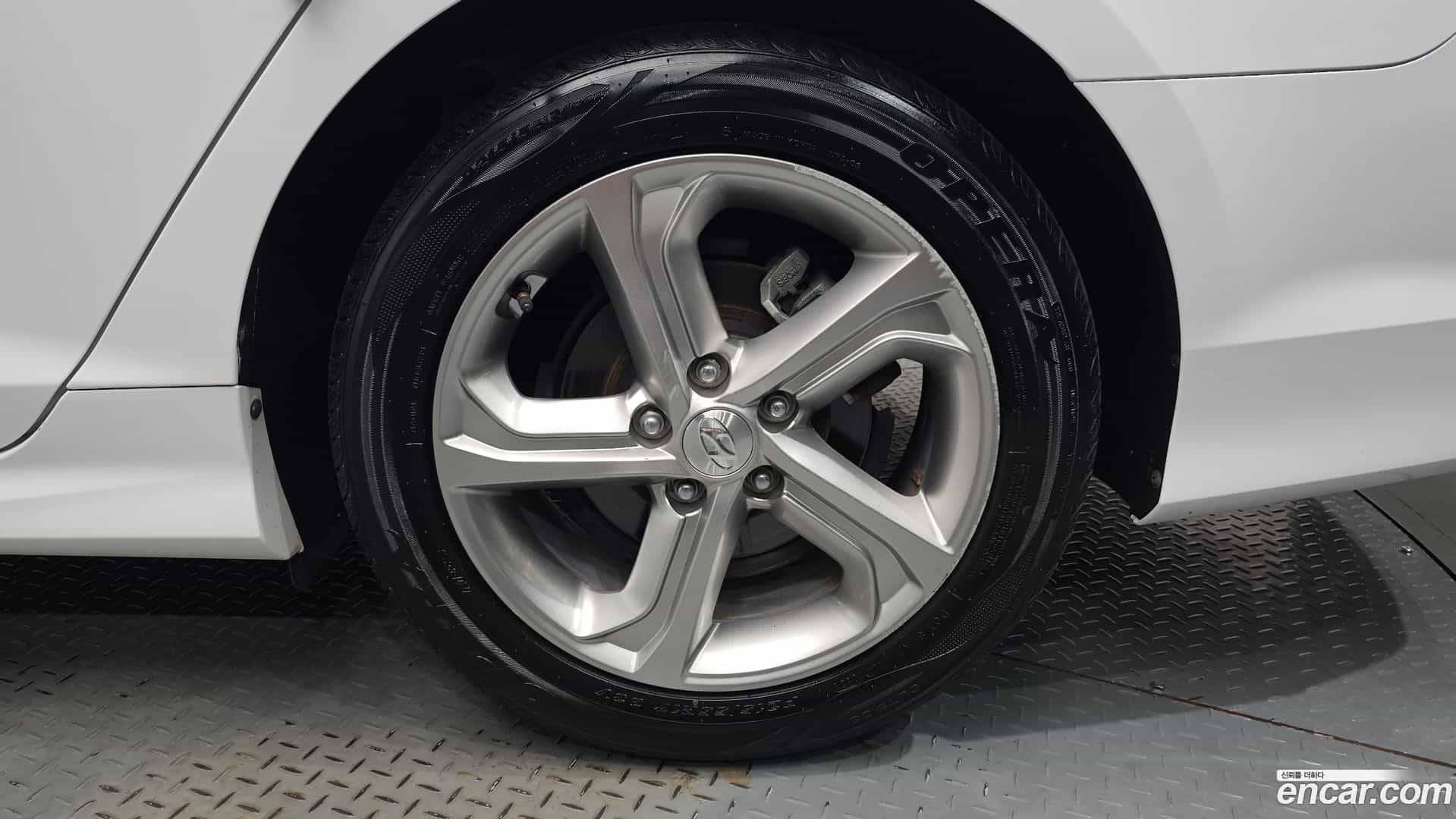 Sonata Hyundai 2019.1-OUTER-031