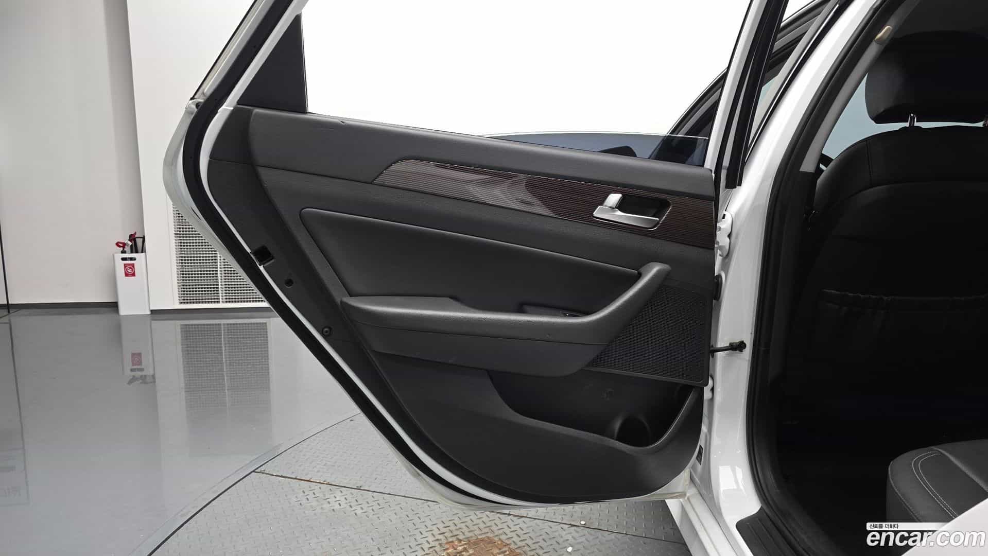 Sonata Hyundai 2019.1-INNER-035