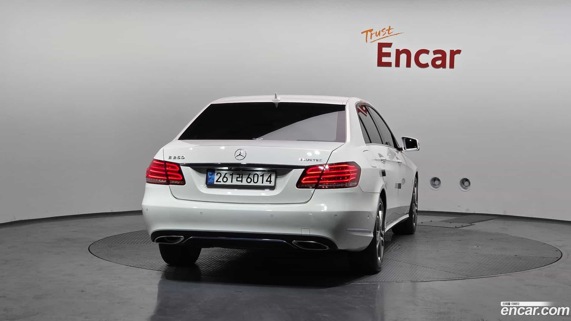 E-Class Mercedes-Benz 2015.10-OUTER-004