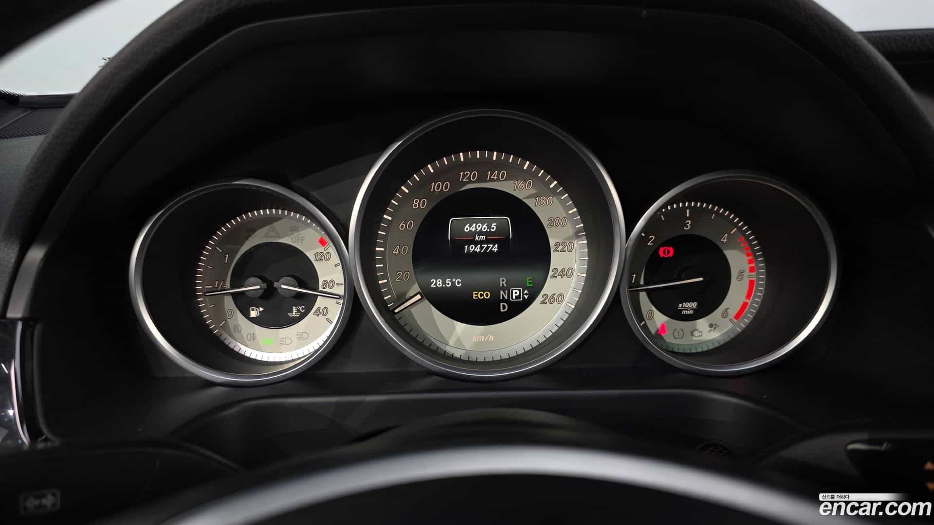 E-Class Mercedes-Benz 2015.10-INNER-008