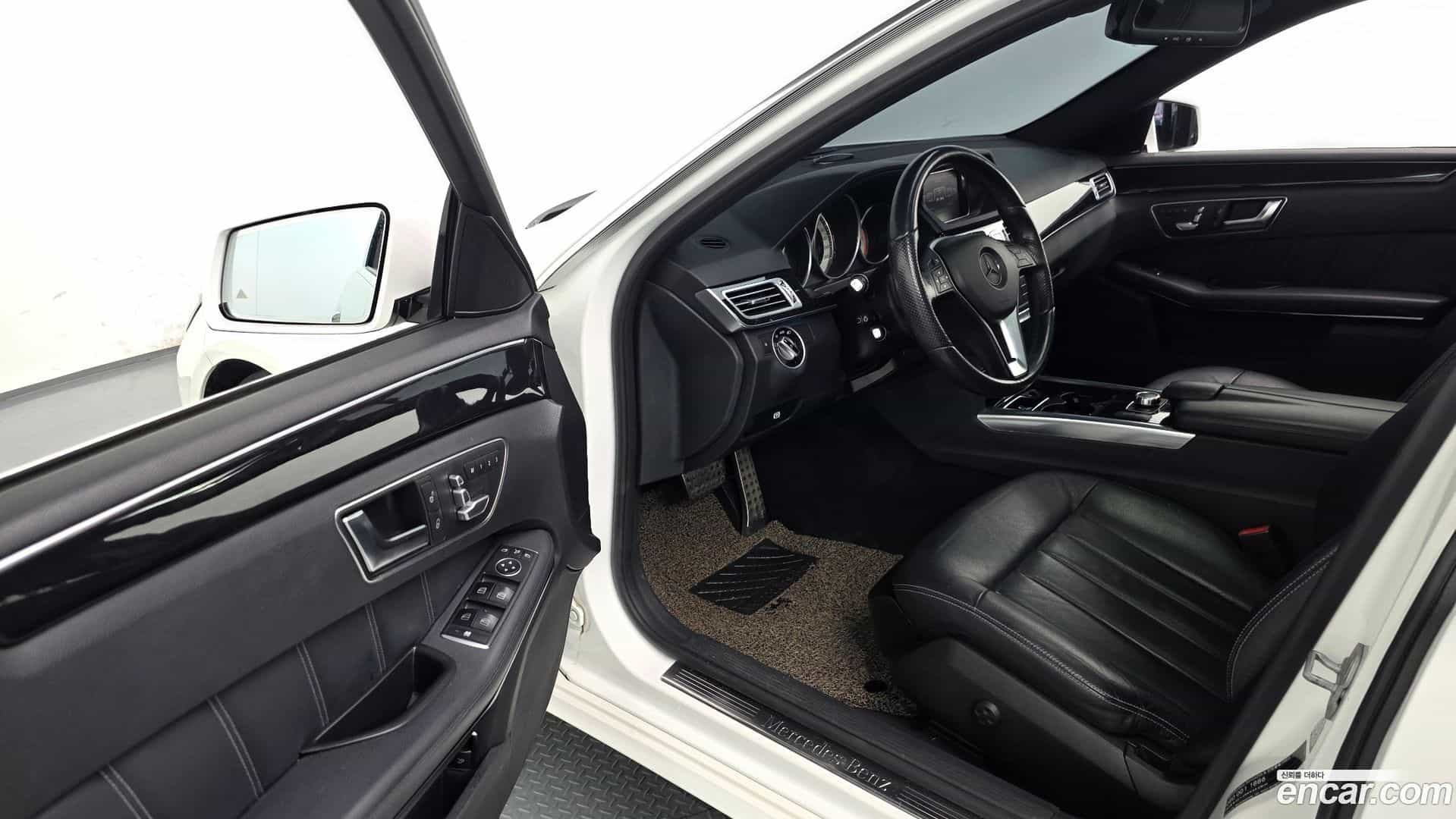 E-Class Mercedes-Benz 2015.10-INNER-010
