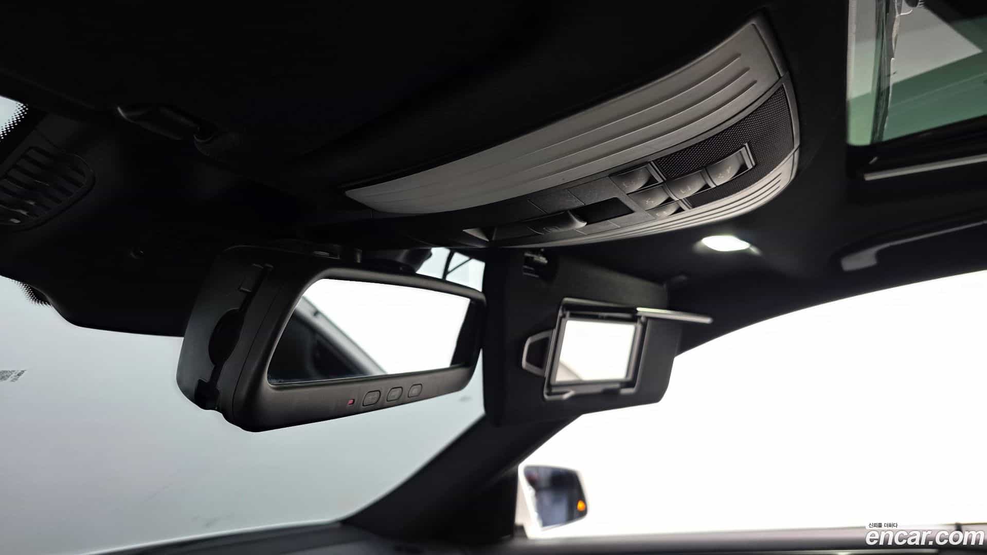 E-Class Mercedes-Benz 2015.10-OPTION-023