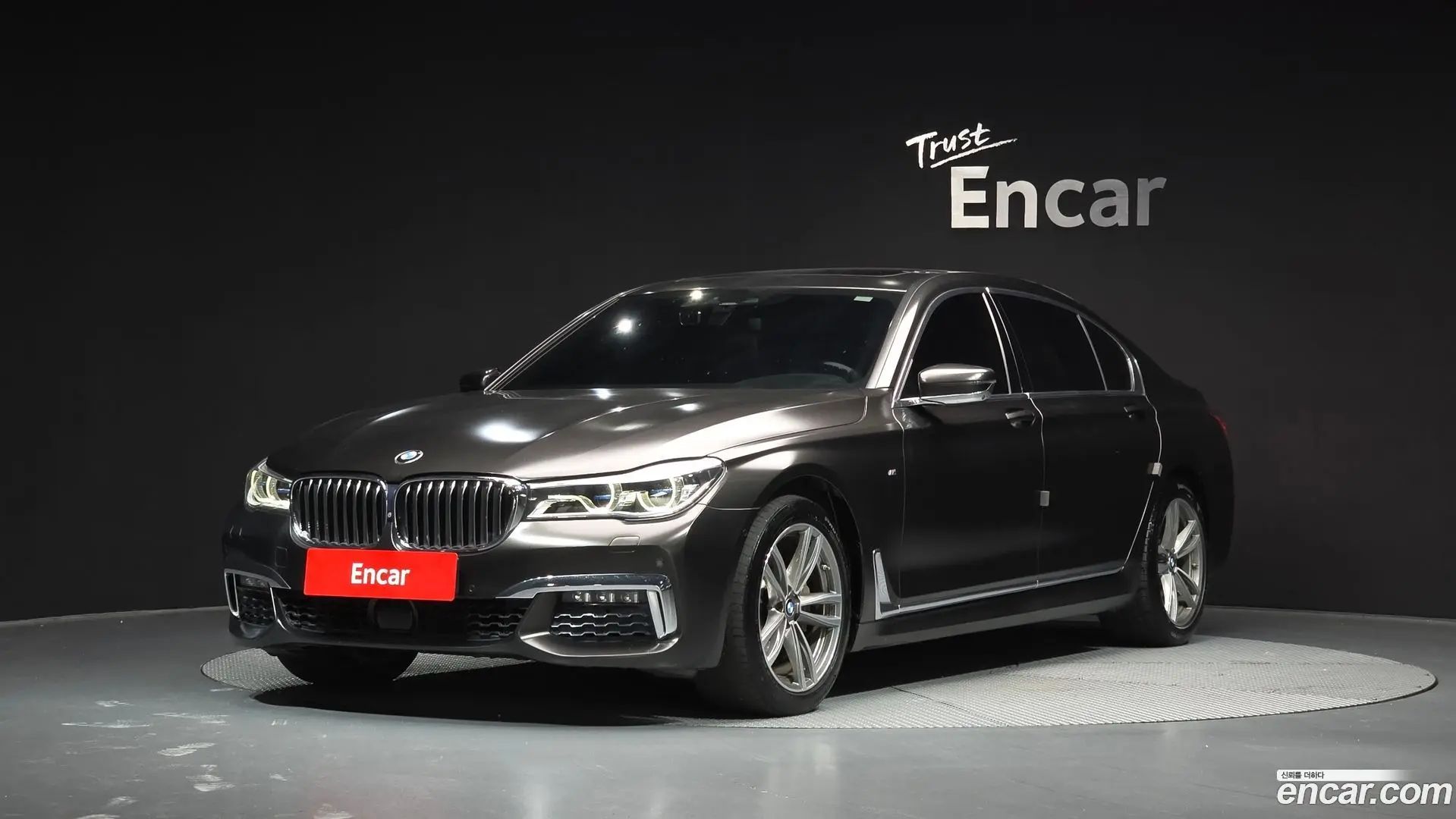 Main__Slider__Photo:7-Series BMW 2018.6-0