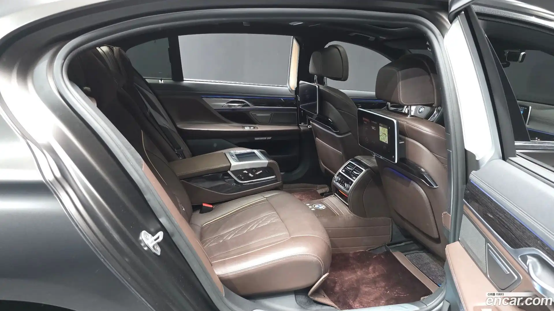7-Series BMW 2018.6-OPTION-016