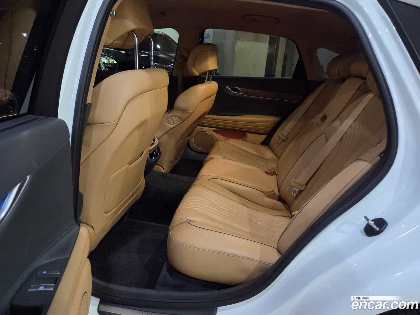 G80 Genesis 2021.0-INNER-007
