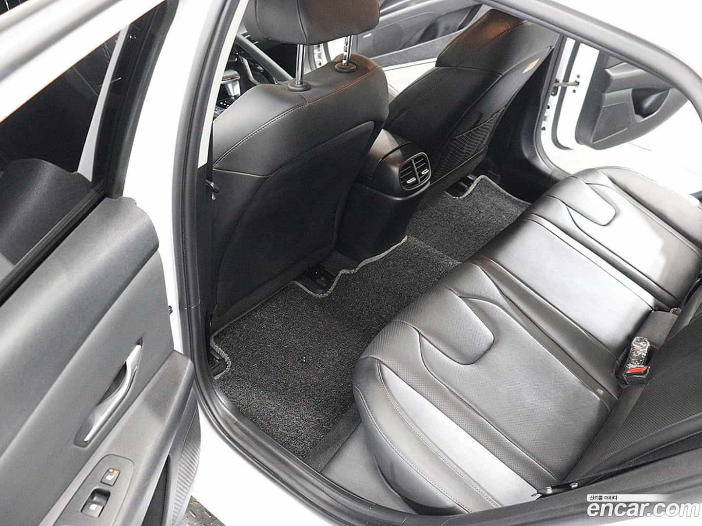 AVANTE Hyundai 2021.5-OPTION-015
