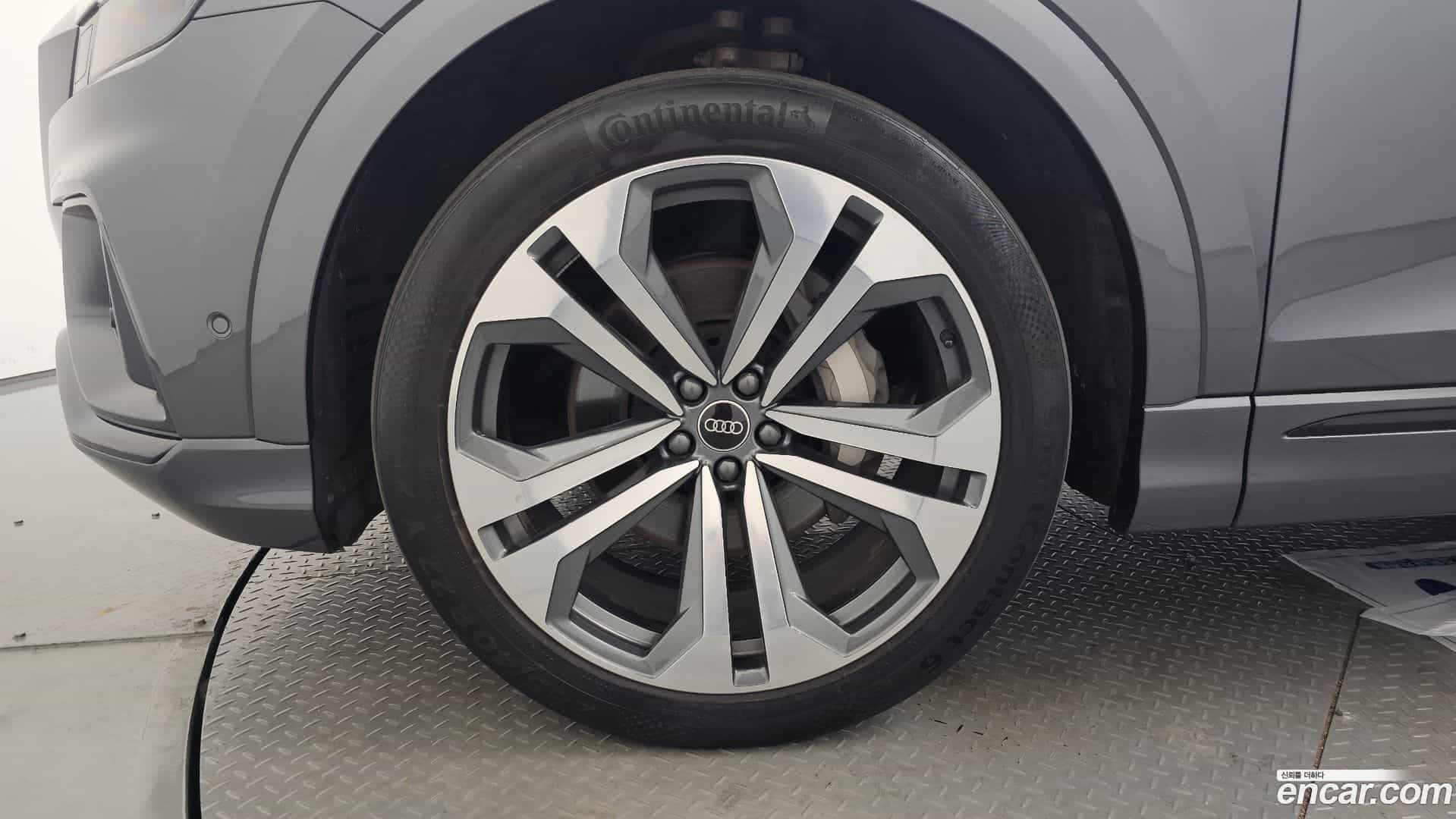 Q8 Audi 2023.2-OUTER-005