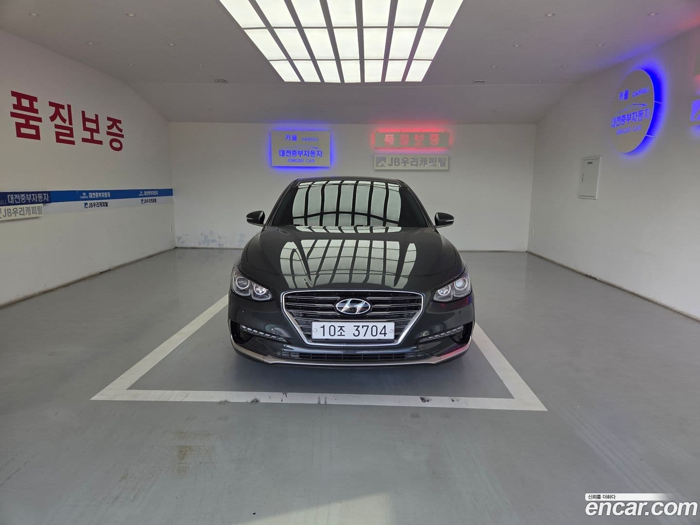 Main__Slider__Photo:Grandeur Hyundai 2018.0-0
