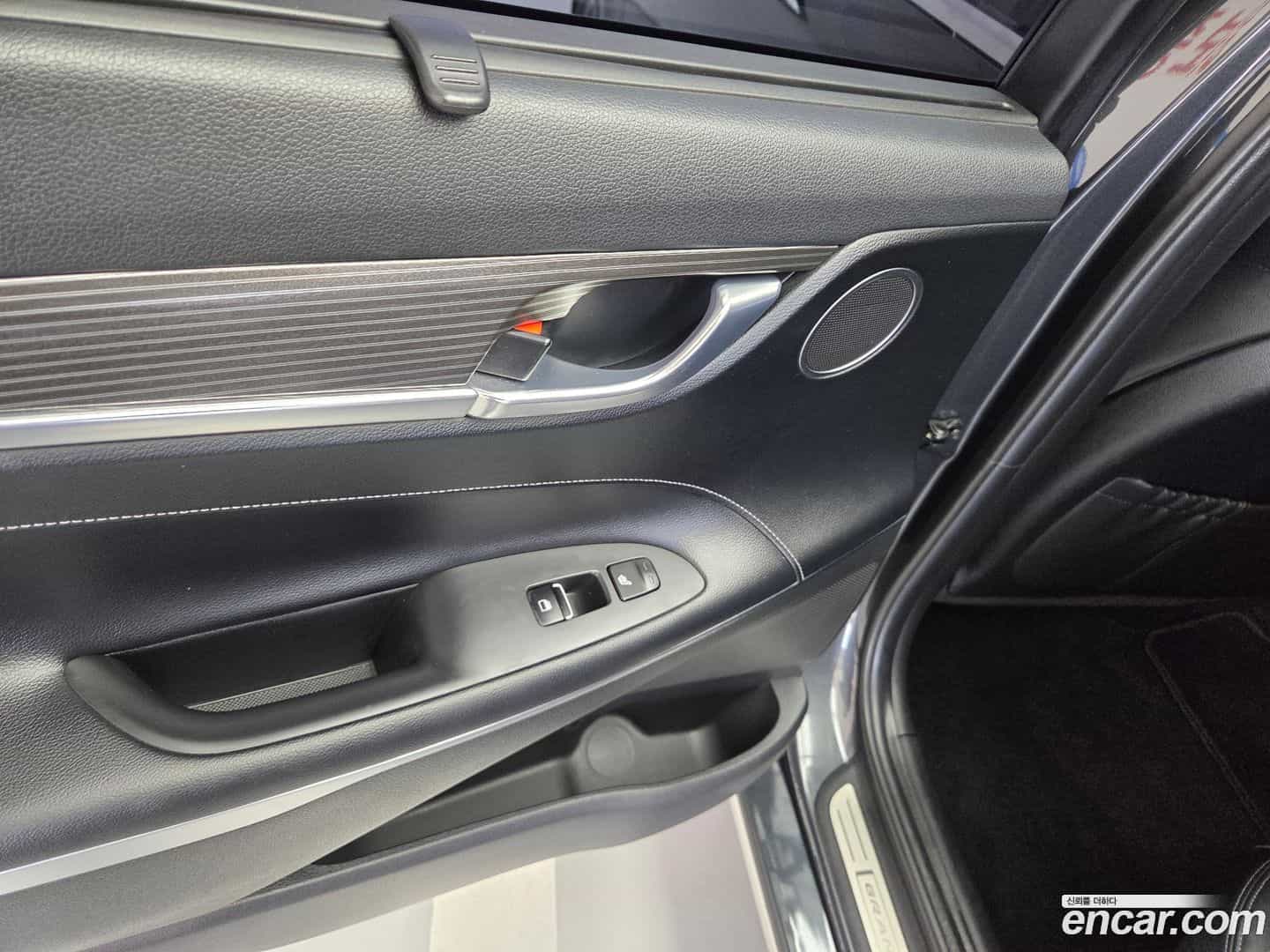 Grandeur Hyundai 2018.0-INNER-010