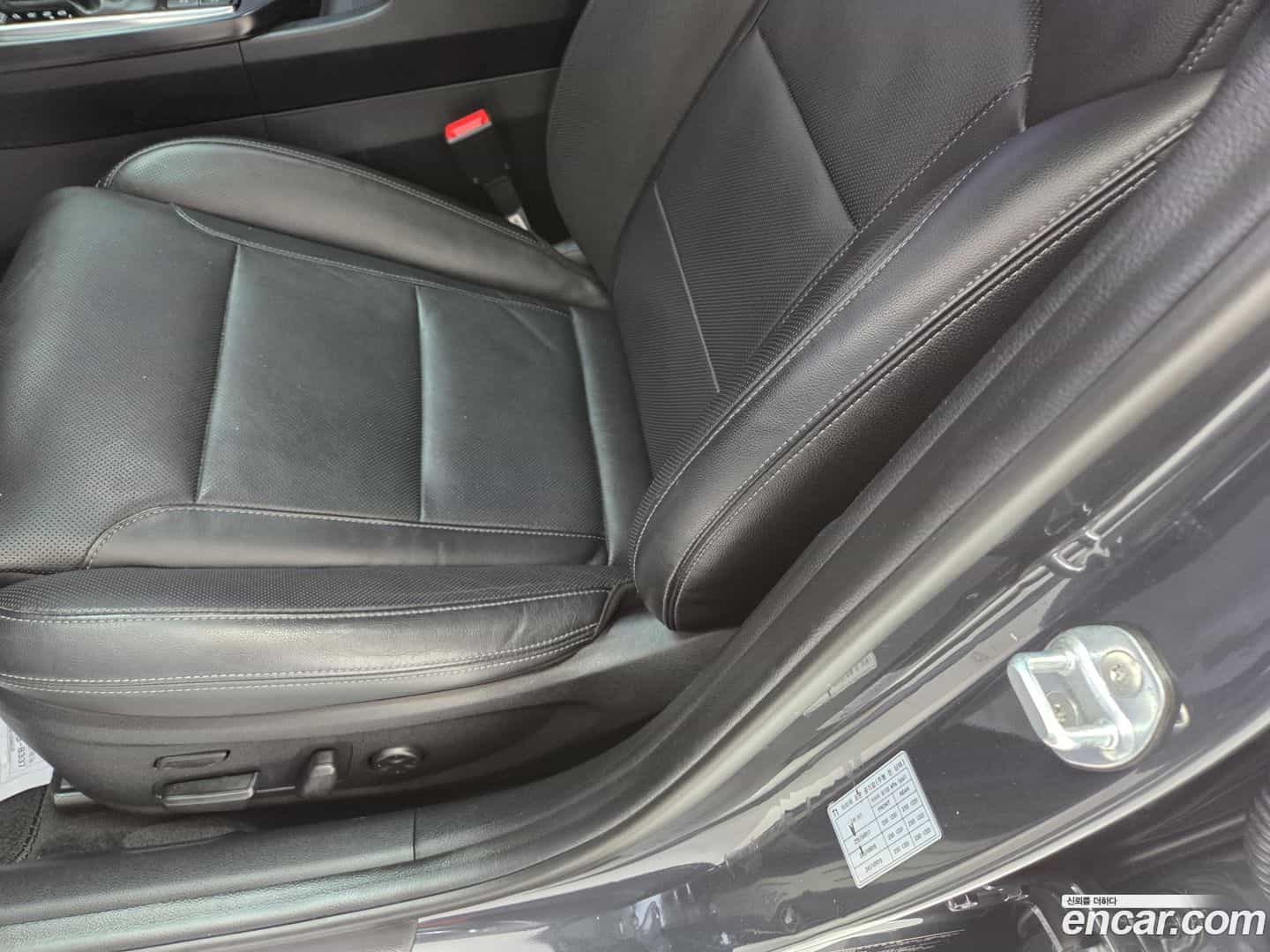 Grandeur Hyundai 2018.0-OPTION-015