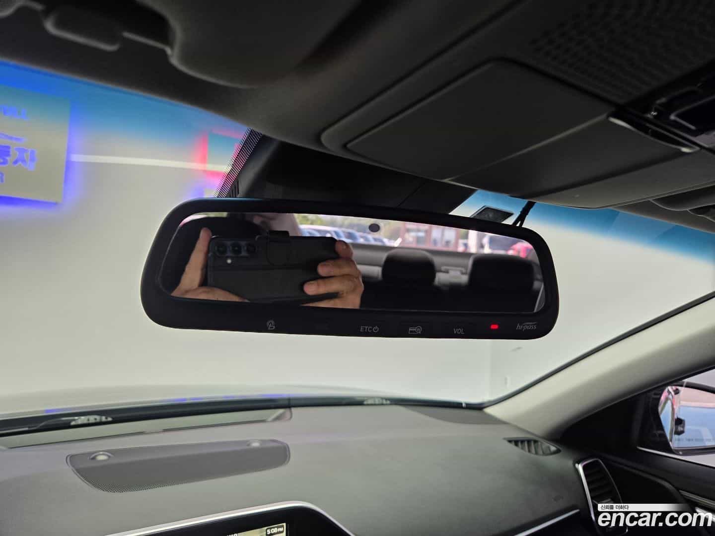Grandeur Hyundai 2018.0-OPTION-017