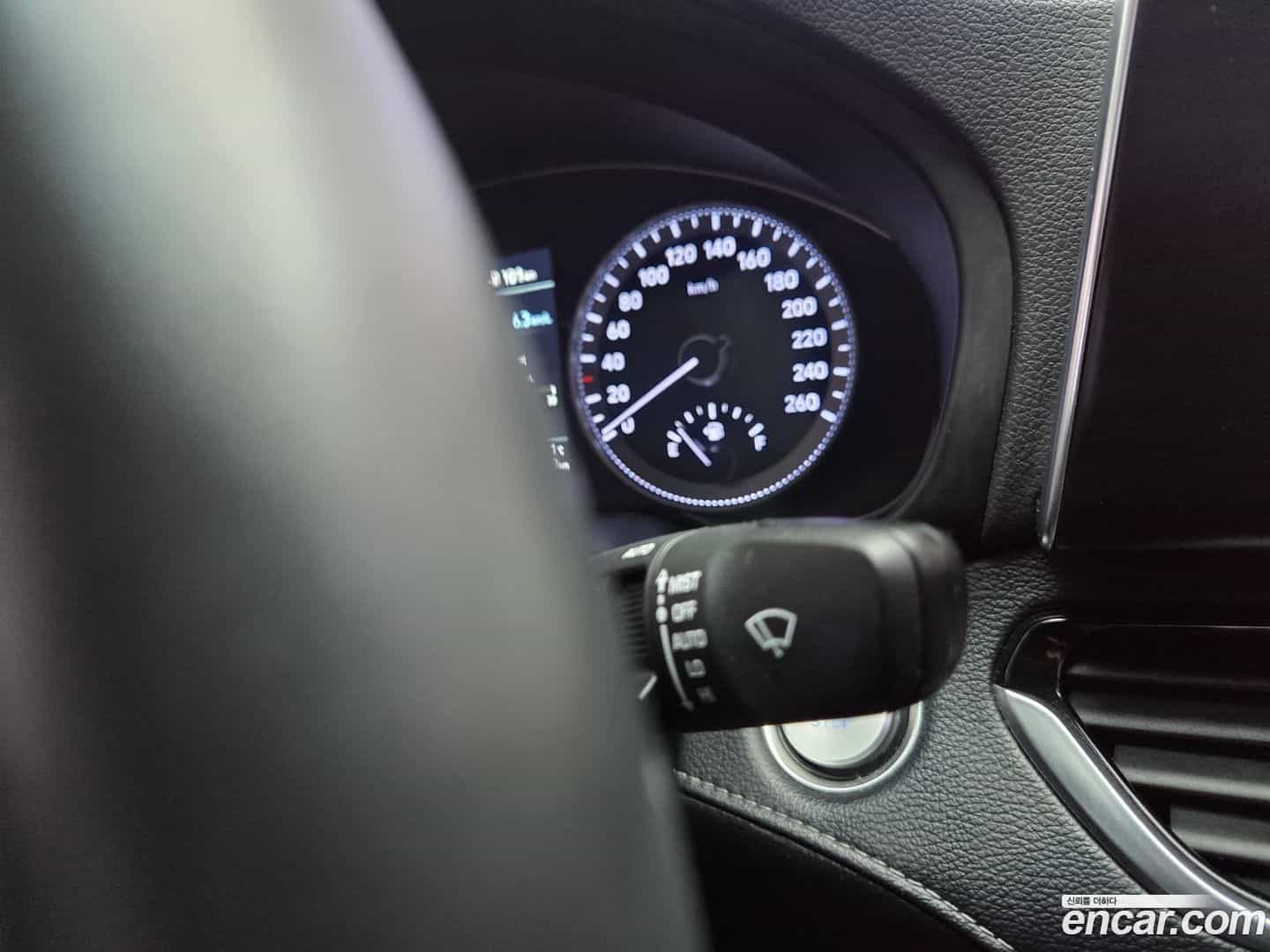 Grandeur Hyundai 2018.0-OPTION-021