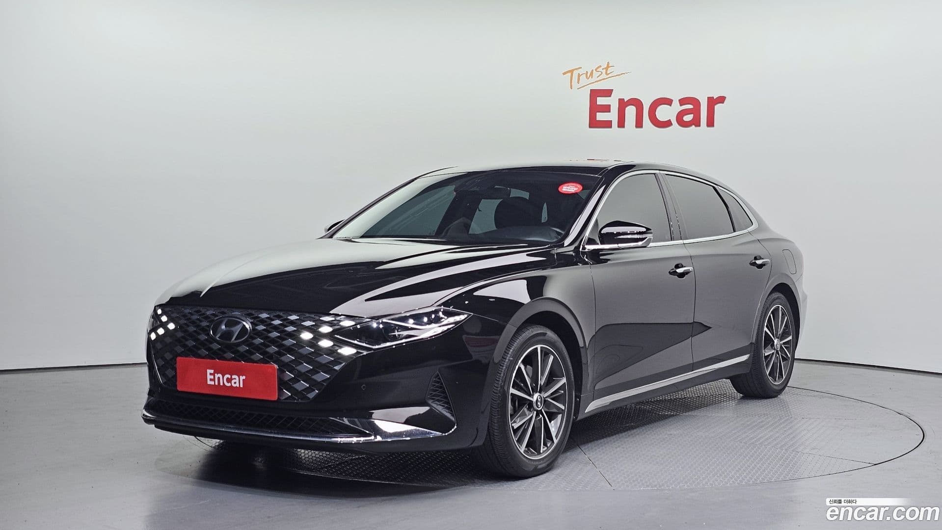 Main__Slider__Photo:Grandeur Hyundai 2021.11-0