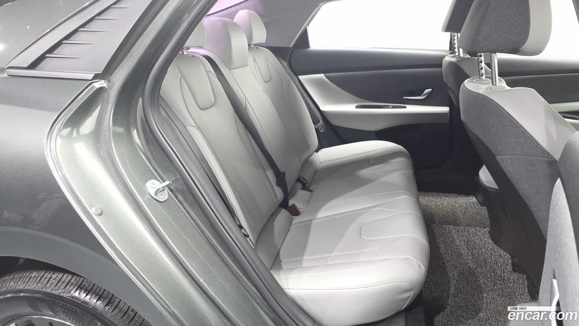 AVANTE Hyundai 2022.4-OPTION-015