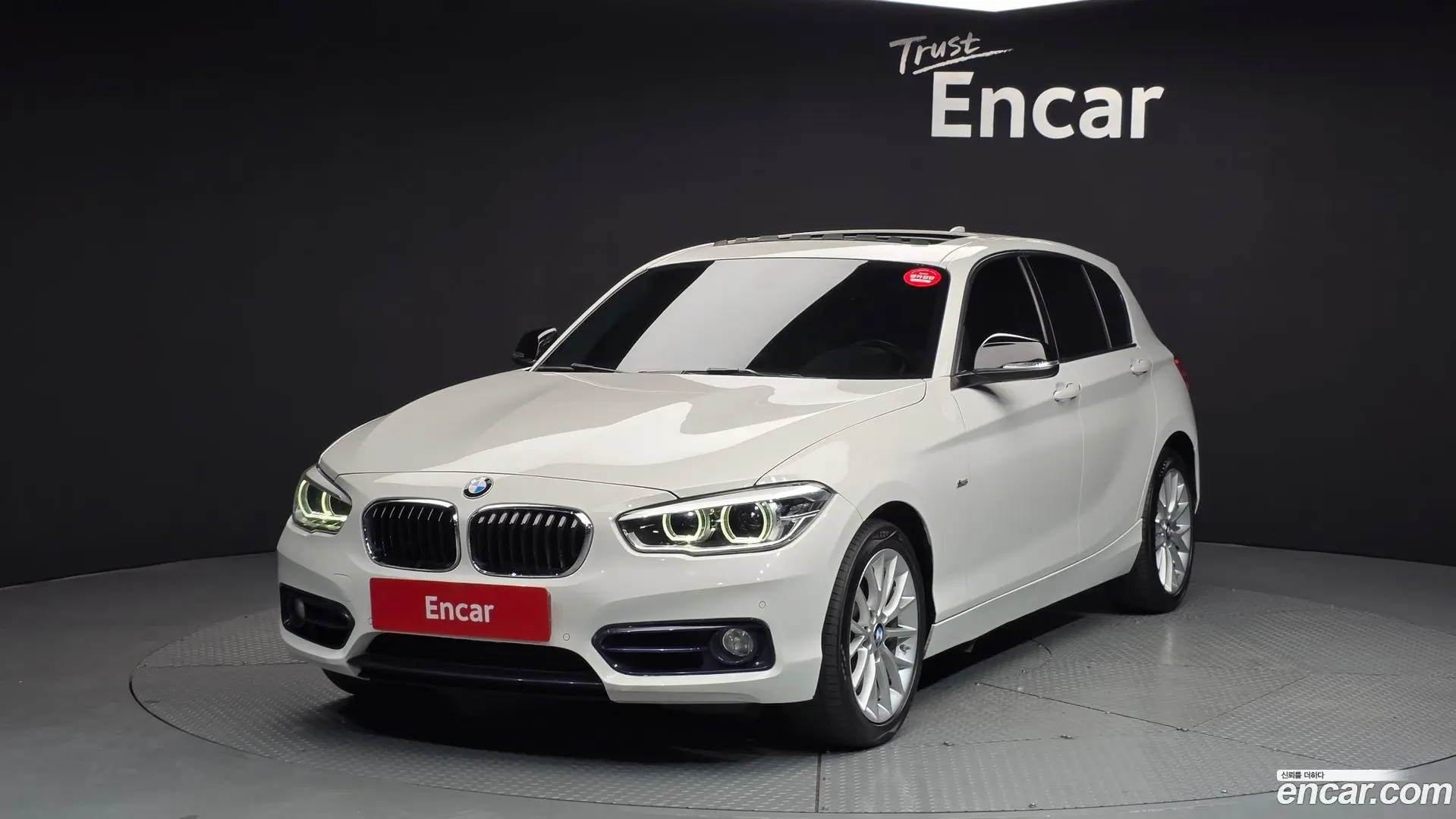Main__Slider__Photo:1-Series BMW 2016.2-0