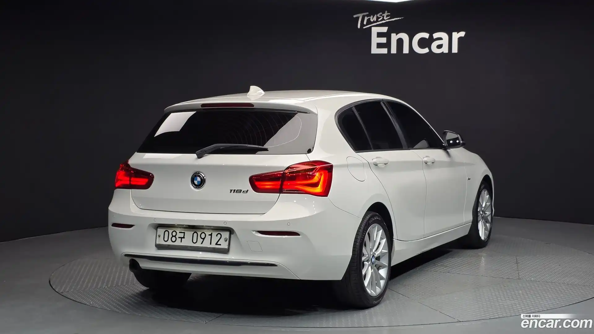 1-Series BMW 2016.2-OUTER-002