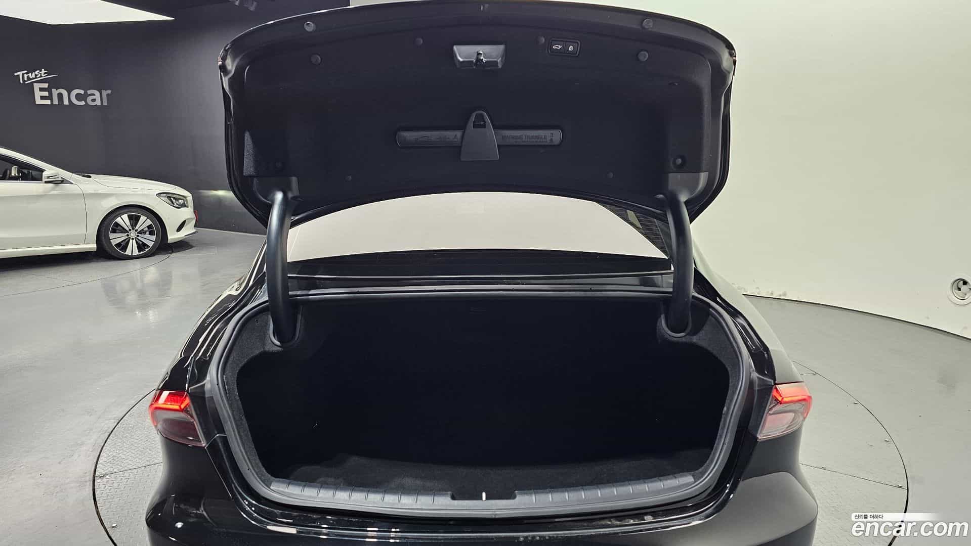 Grandeur Hyundai 2022.3-OPTION-024