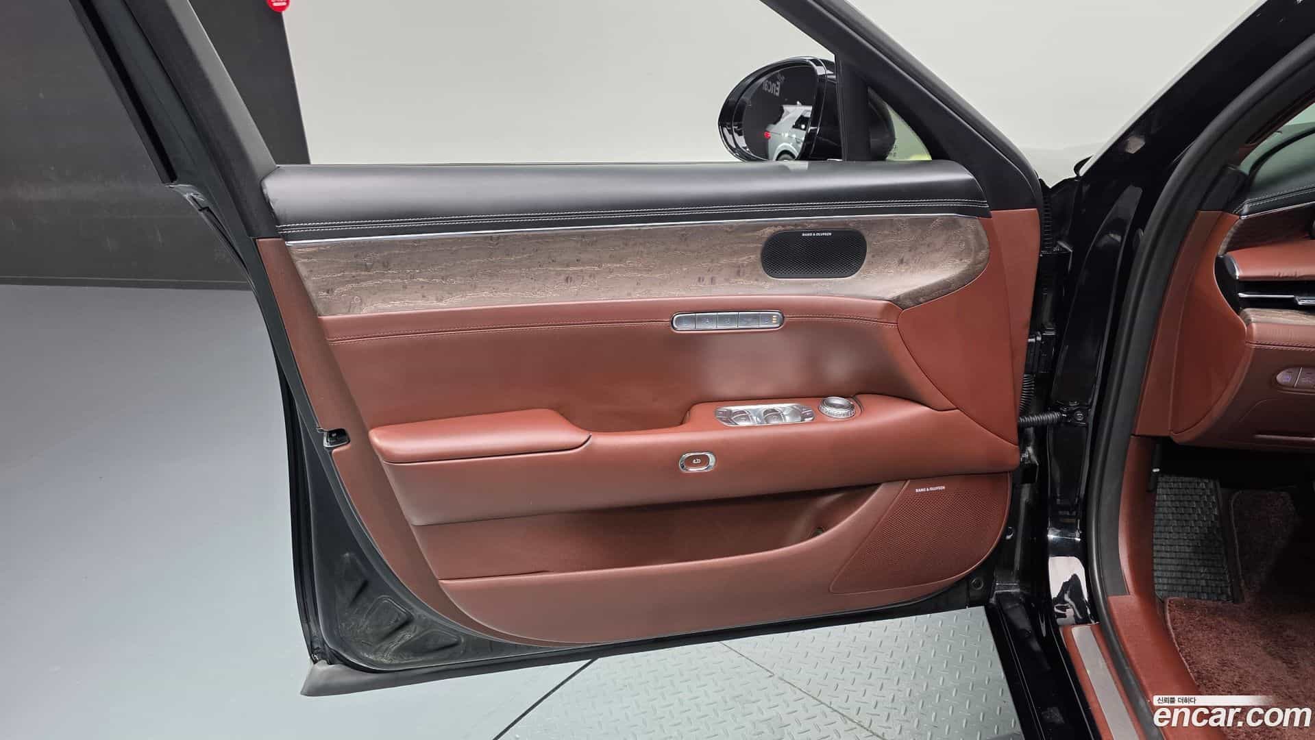 G90 Genesis 2022.3-INNER-034