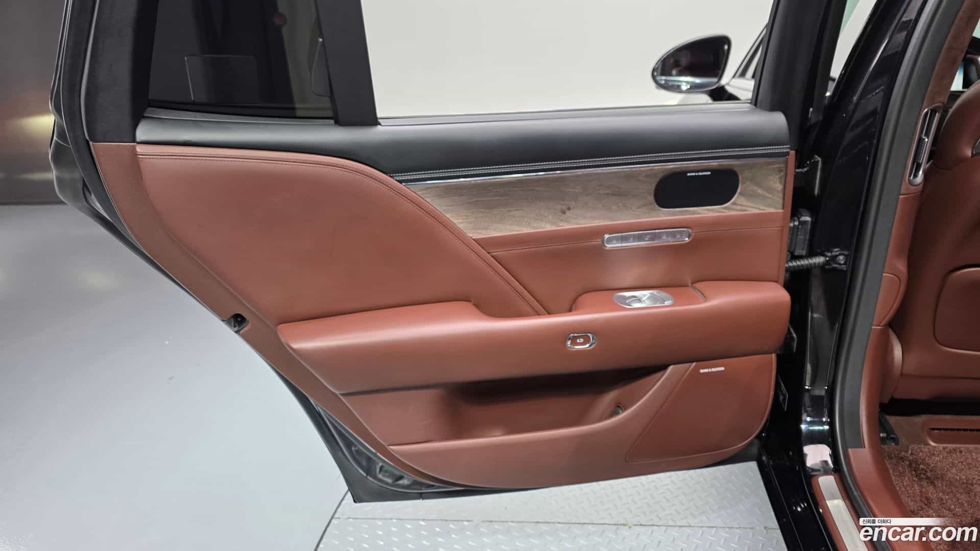 G90 Genesis 2022.3-INNER-035