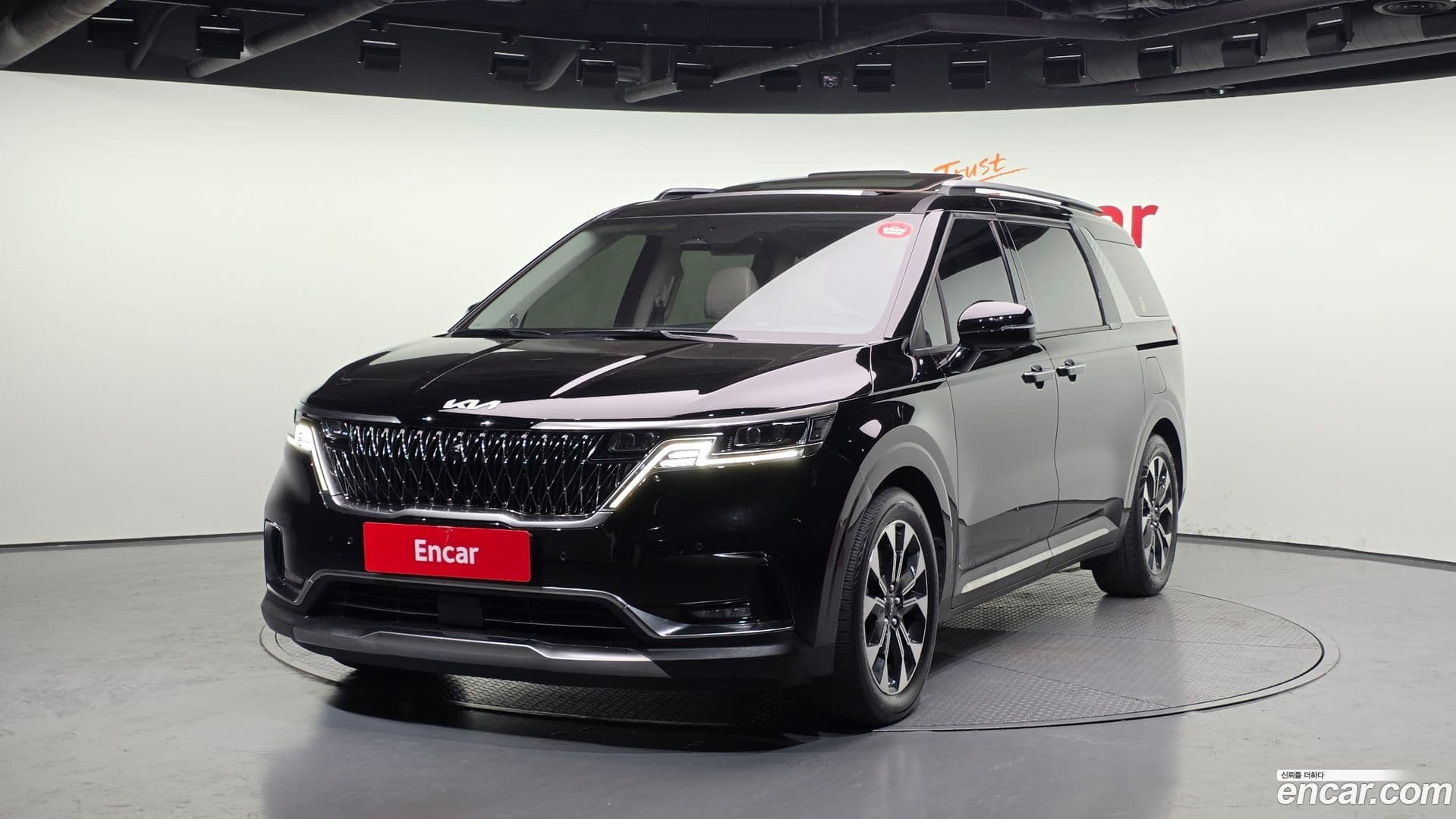 Main__Slider__Photo:Canival Kia 2022.2-0