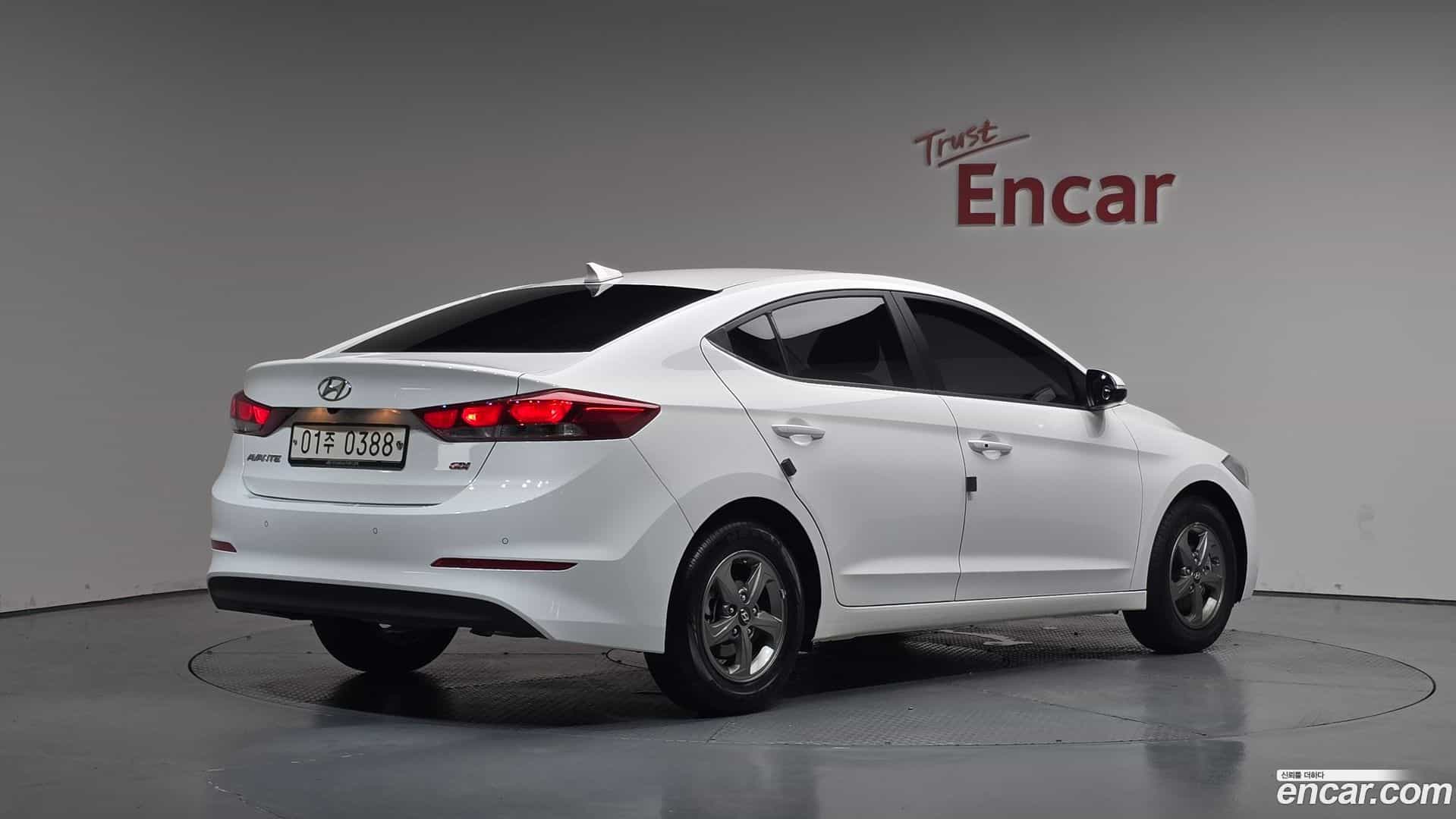 AVANTE Hyundai 2015.11-OUTER-002
