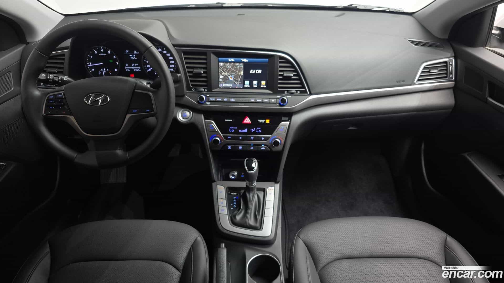 AVANTE Hyundai 2015.11-INNER-007