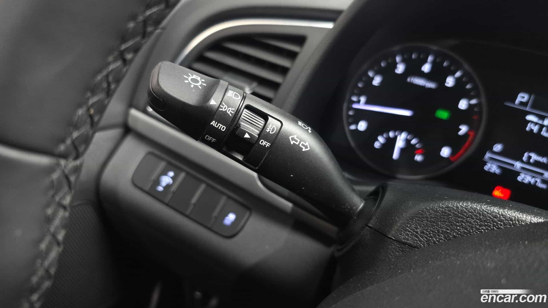 AVANTE Hyundai 2015.11-OPTION-022